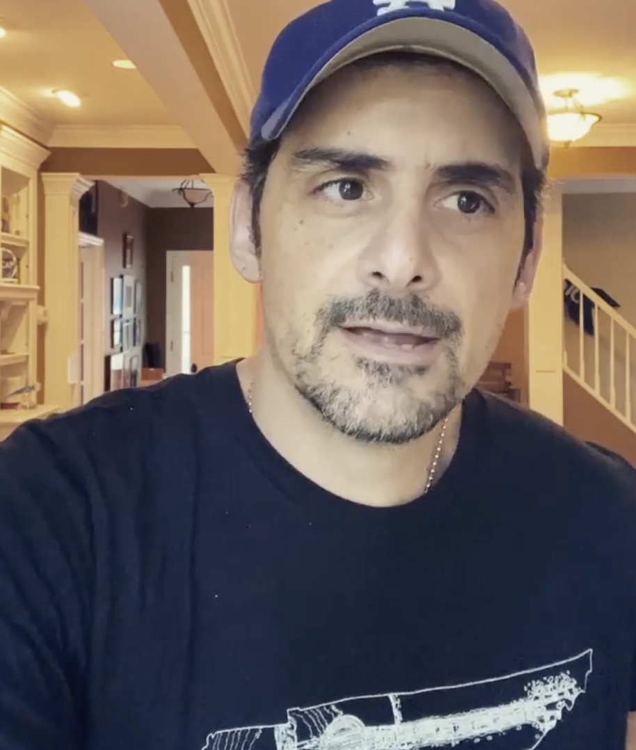 Brad Paisley pictured at home, dated July 2020 | Source: Instagram/bradwilliamspaisley