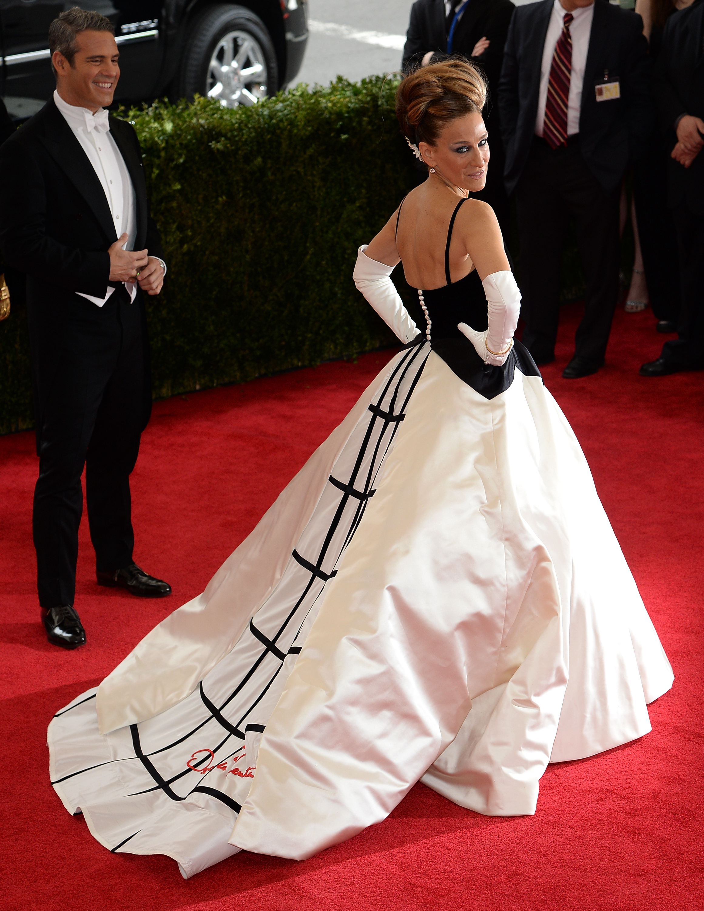 Sarah Jessica Parker attends the Met Gala with the theme, "Charles James: Beyond Fashion," at the Metropolitan Museum of Art on May 5, 2014, in New York City. | Source: Getty Images