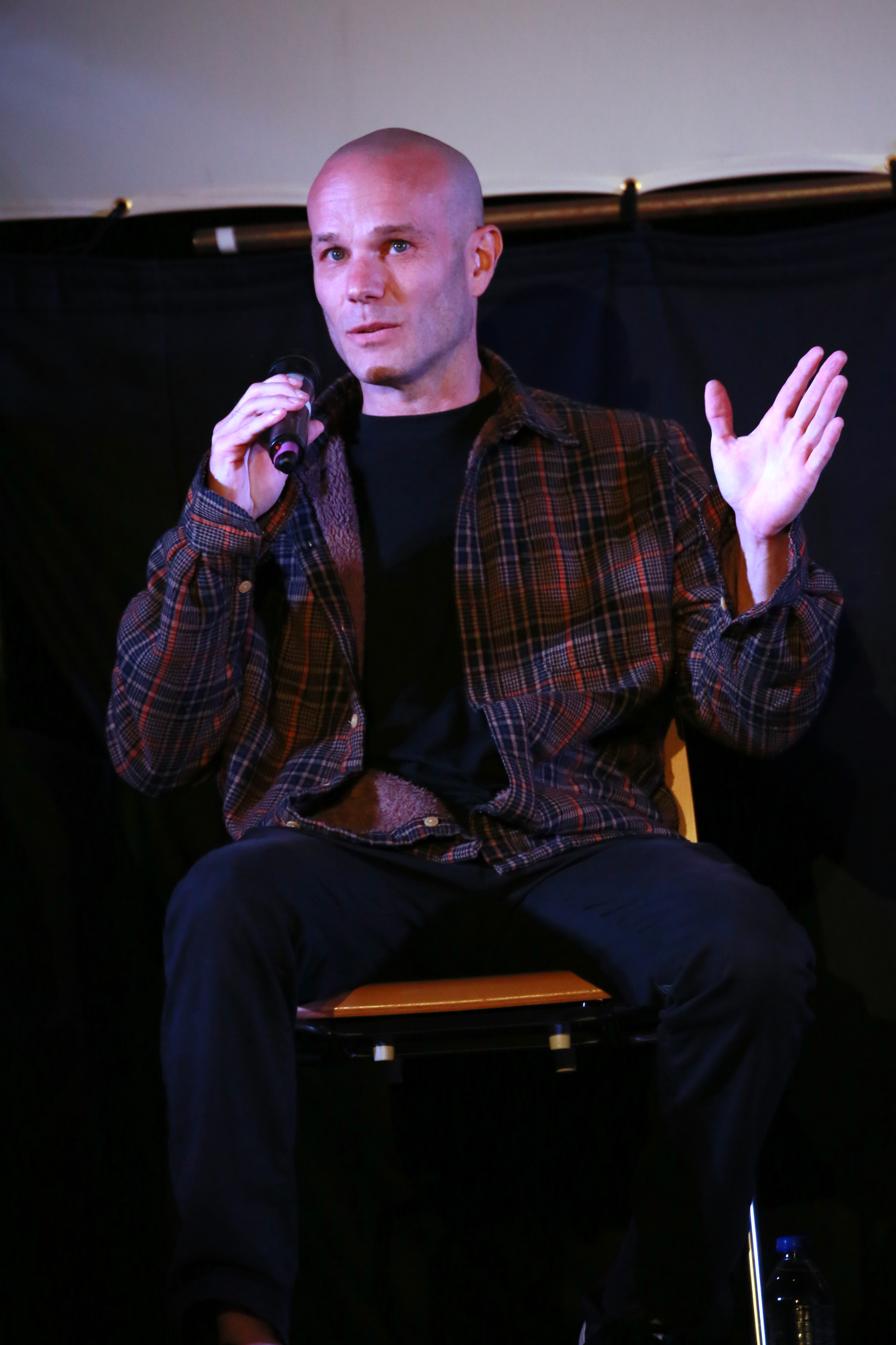 The actor answers questions on stage during the Twin Peaks UK Festival on October 8, 2017 in London, England | Source: Getty Images