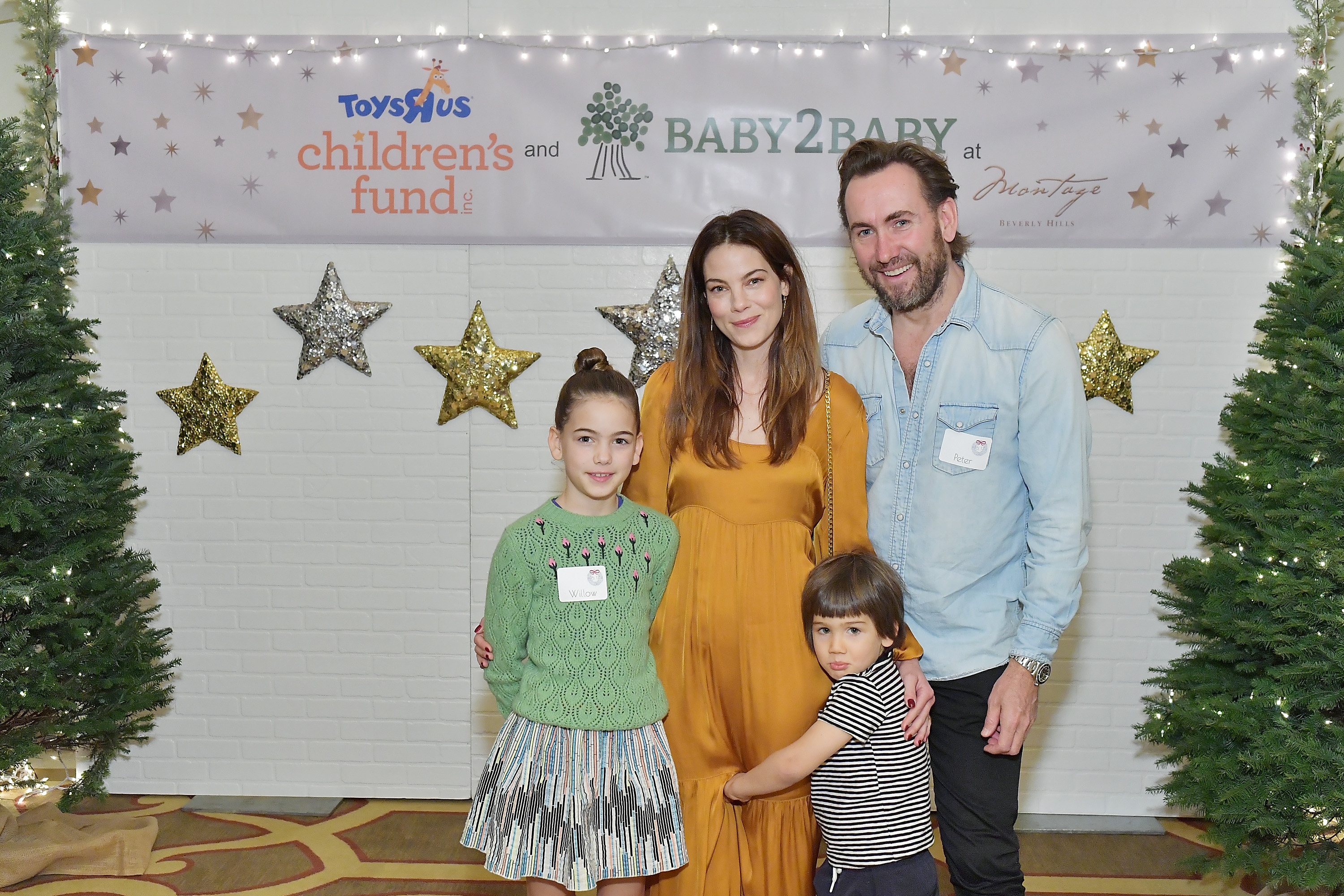 Michelle Monaghan, Peter White and their children at The Baby2Baby Holiday Party presented by Toys"R"Us on December 17, 2017, in Beverly Hills, California. | Source: Getty Images