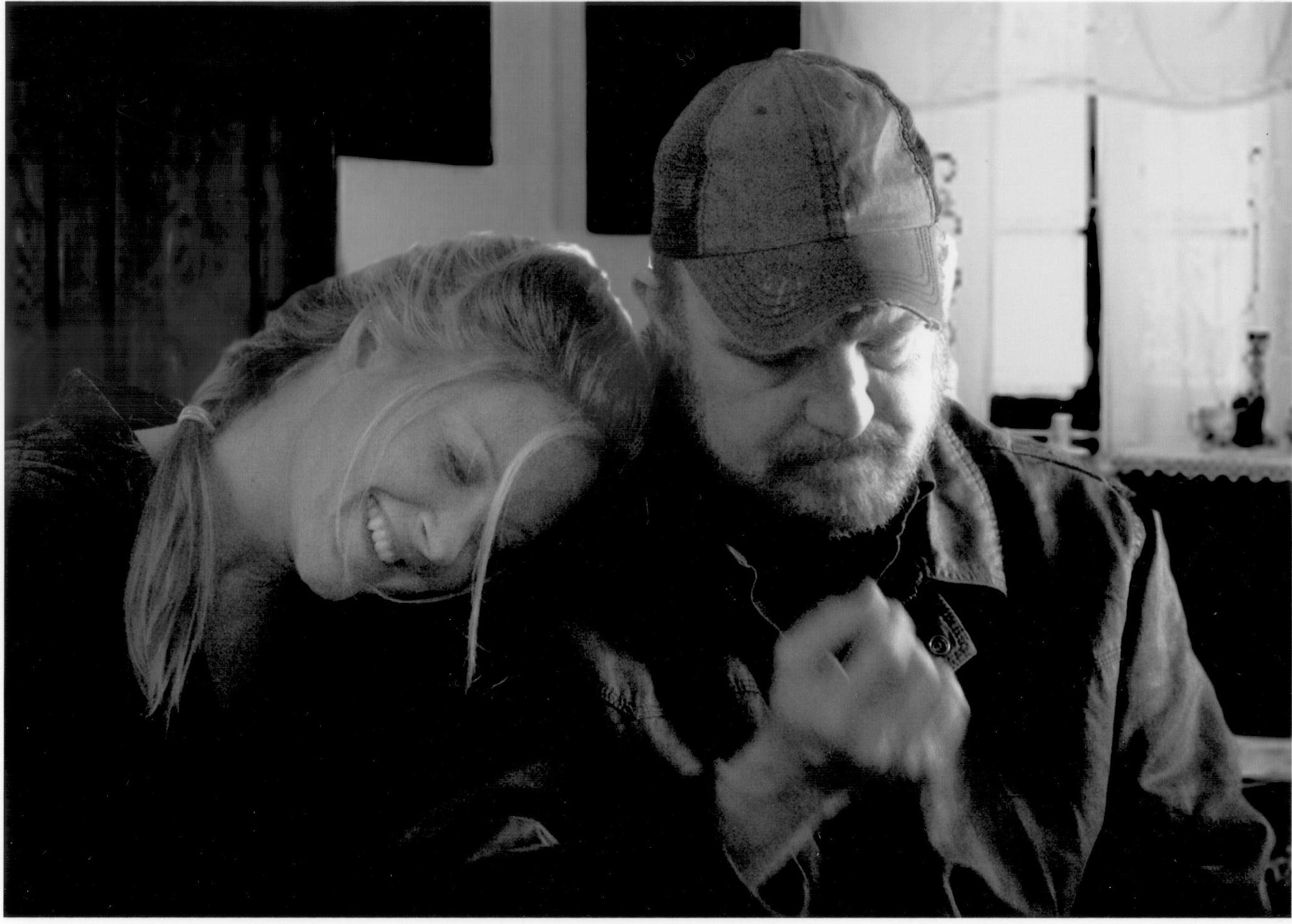 Carrie Anne Fleming resting her head on Jim Beaver | Source: Facebook/jim.beaver.7731