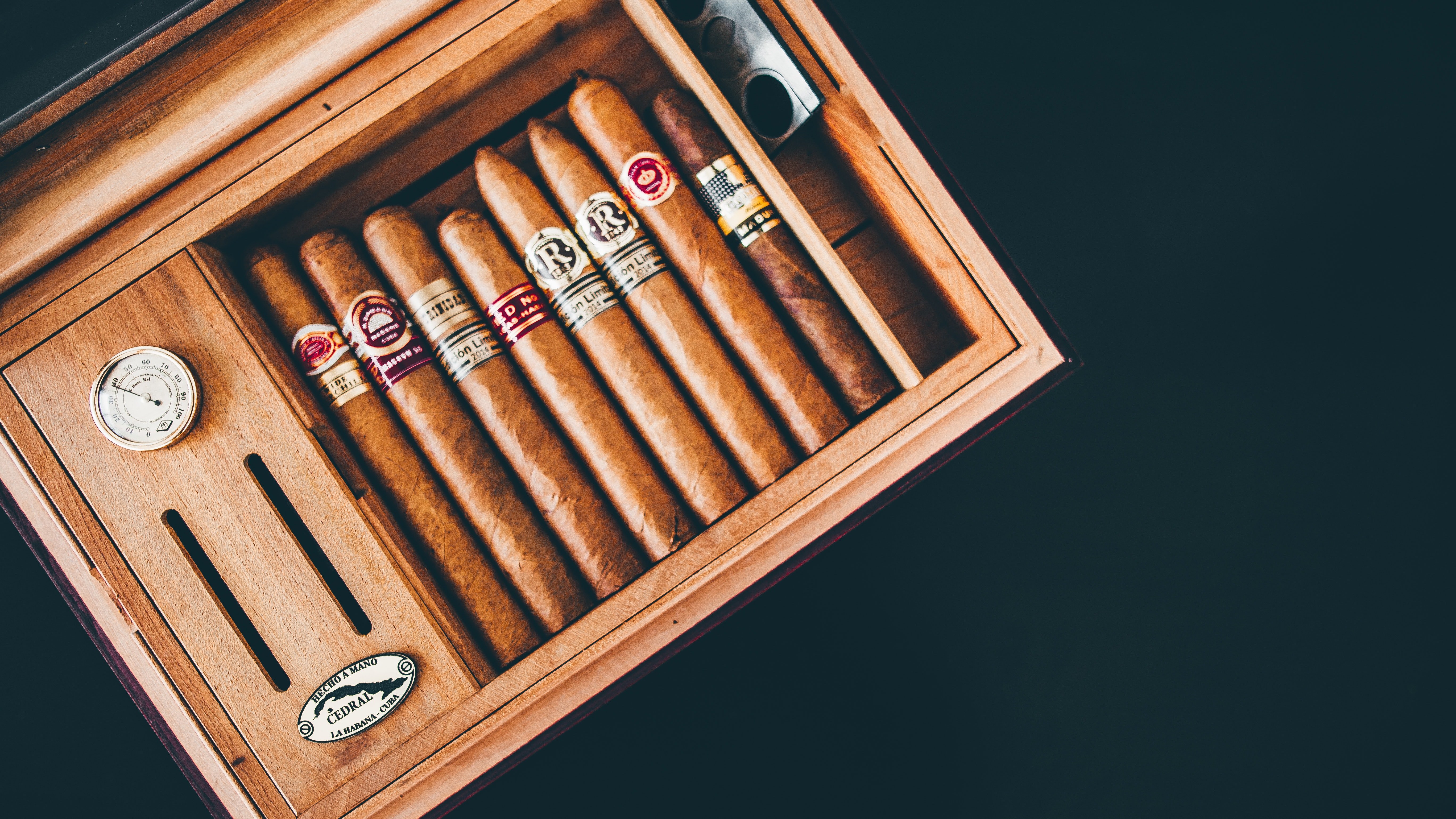 A box of cigars. | Source: Pexels