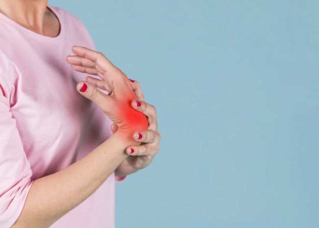 Persona con dolor | Imagen tomada de: Freepik Persona con dolor | Imagen tomada de: Freepik