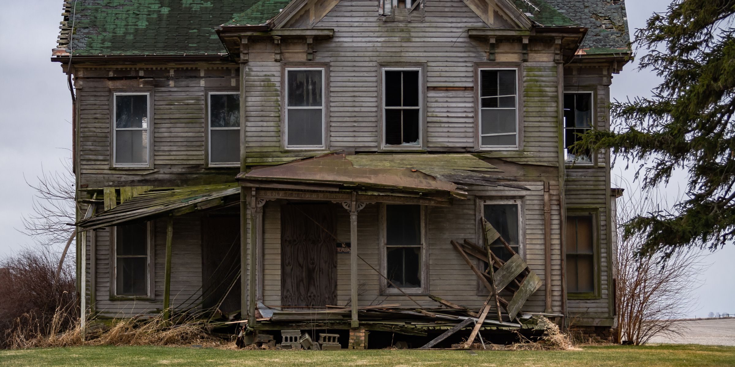 An abandoned house | Source: Shutterstock