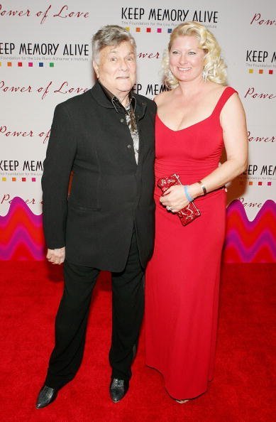 Tony Curtis (L) and his wife Jill Curtis arrive at the Keep Memory Alive Foundation's 10th annual gala to benefit the Lou Ruvo Alzheimer's Institute at the MGM Grand Conference Center February 11, 2006, in Las Vegas, Nevada. | Source: Getty Images.