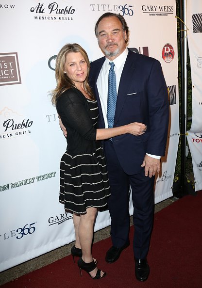 Jim Belushi and Jennifer Sloan at the 23rd annual Veterans Holiday Celebration "A Night For Heroes" on November 21, 2015 in Beverly Hills, California. | Photo: Getty Images
