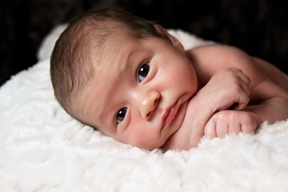 Bebé recién nacido. | Foto: Pixabay