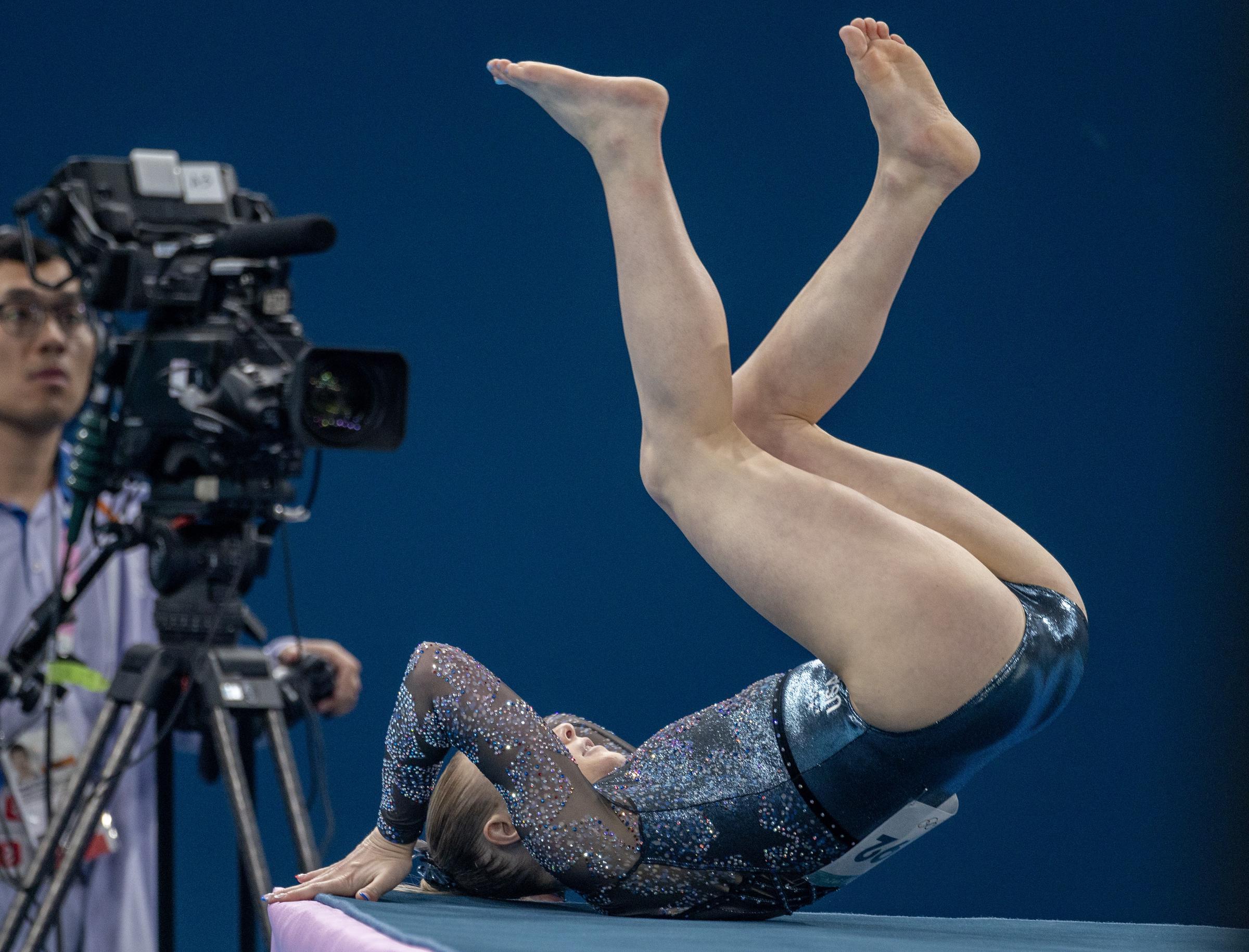 Jade Carey loses her footing and falls at the conclusion of her floor routine as seen on July 28, 2024 | Source: Getty Images