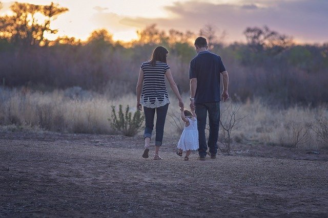 Une famille aimante. Source Pixabay