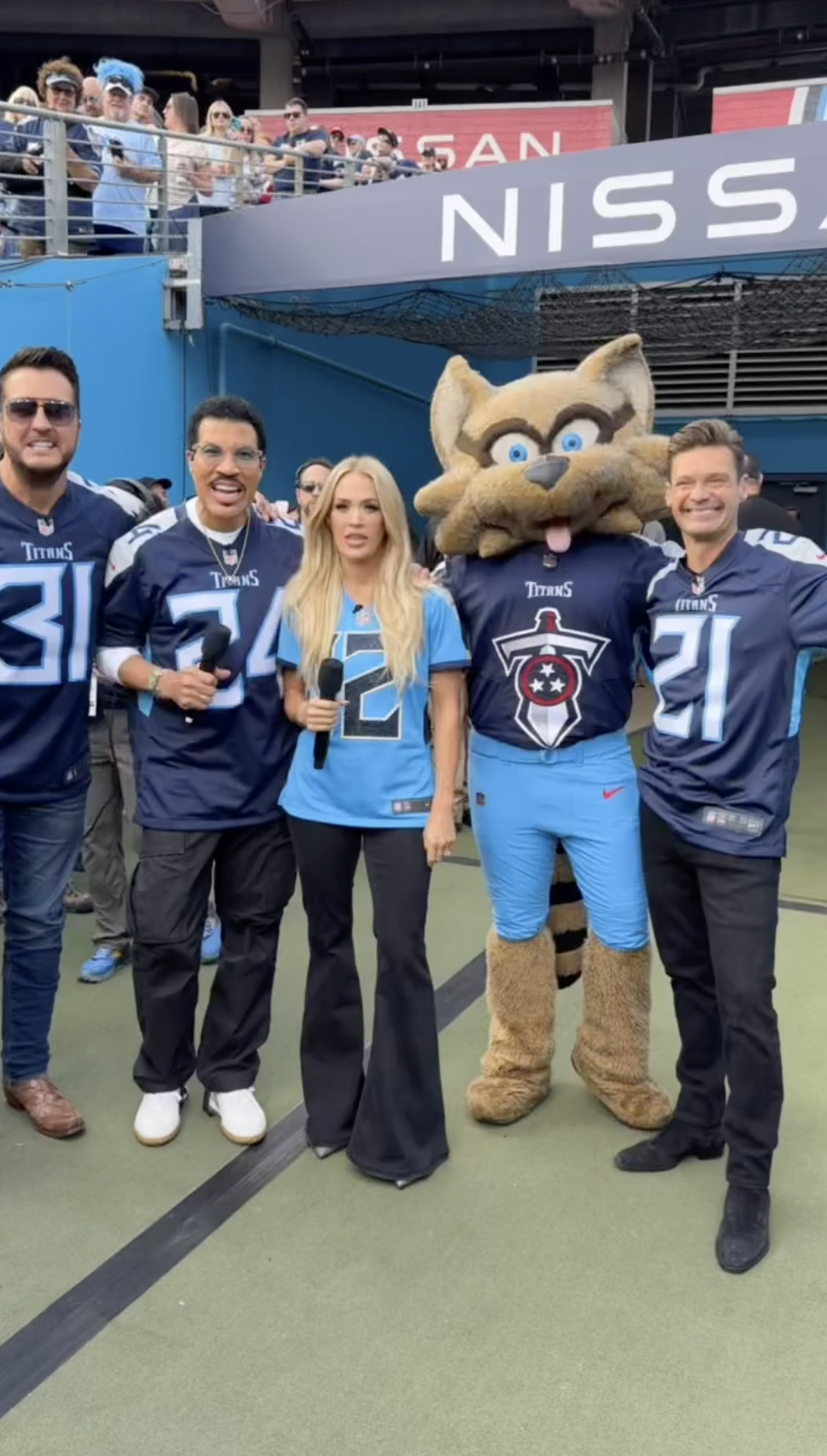 "American Idol" judges ,Luke Bryan, Lionel Richie, Carrie Underwood and host Ryan Seacrest at the Titan game | Source: Instagram/titans