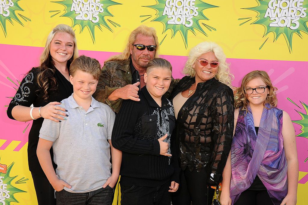 Duane and Beth Chapman and their family arrive at Nickelodeon's 26th Annual Kids' Choice Awards on March 23, 2013 | Photo: Getty Images