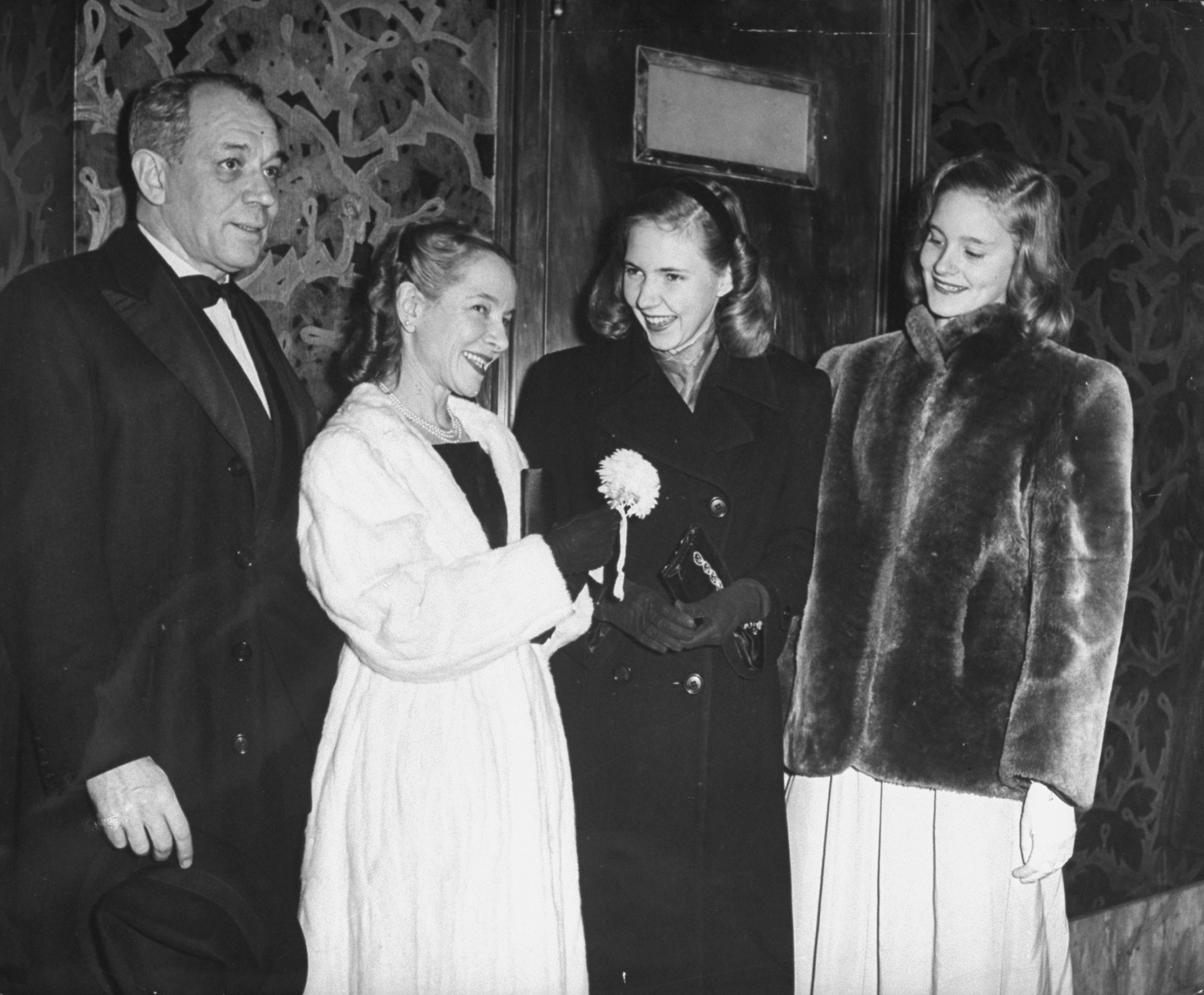 Photo of Charles MacArthur, Helen Hayes, and Mary MacArthur at the opening of the "Show Boat" circa 1946 | Source: Getty Images