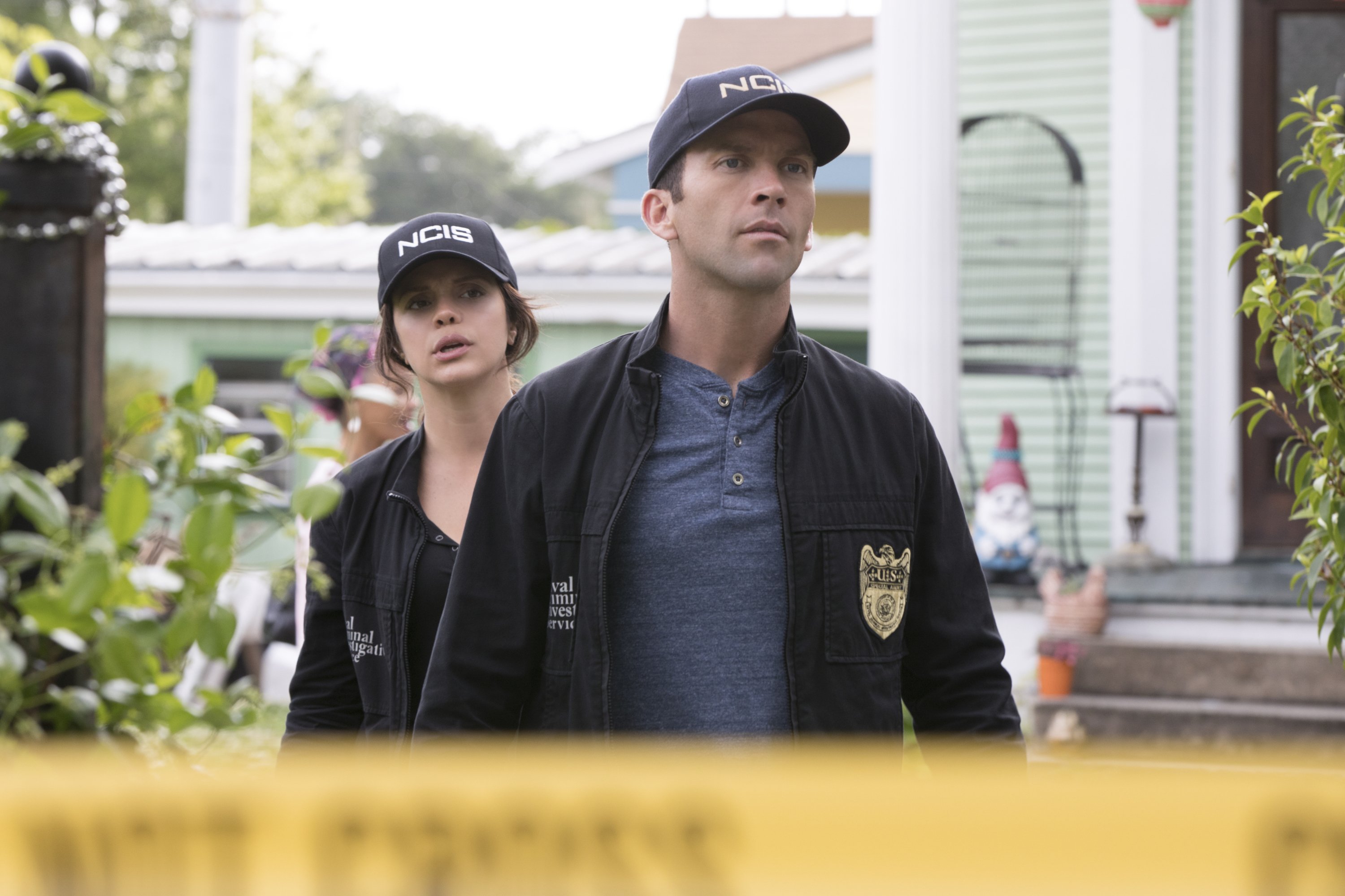 Vanessa Ferlito as FBI Special Agent Tammy Gregorio and Lucas Black as Special Agent Christopher LaSalle on "NCIS: New Orleans on March 28, 2018 | Source: Getty Images