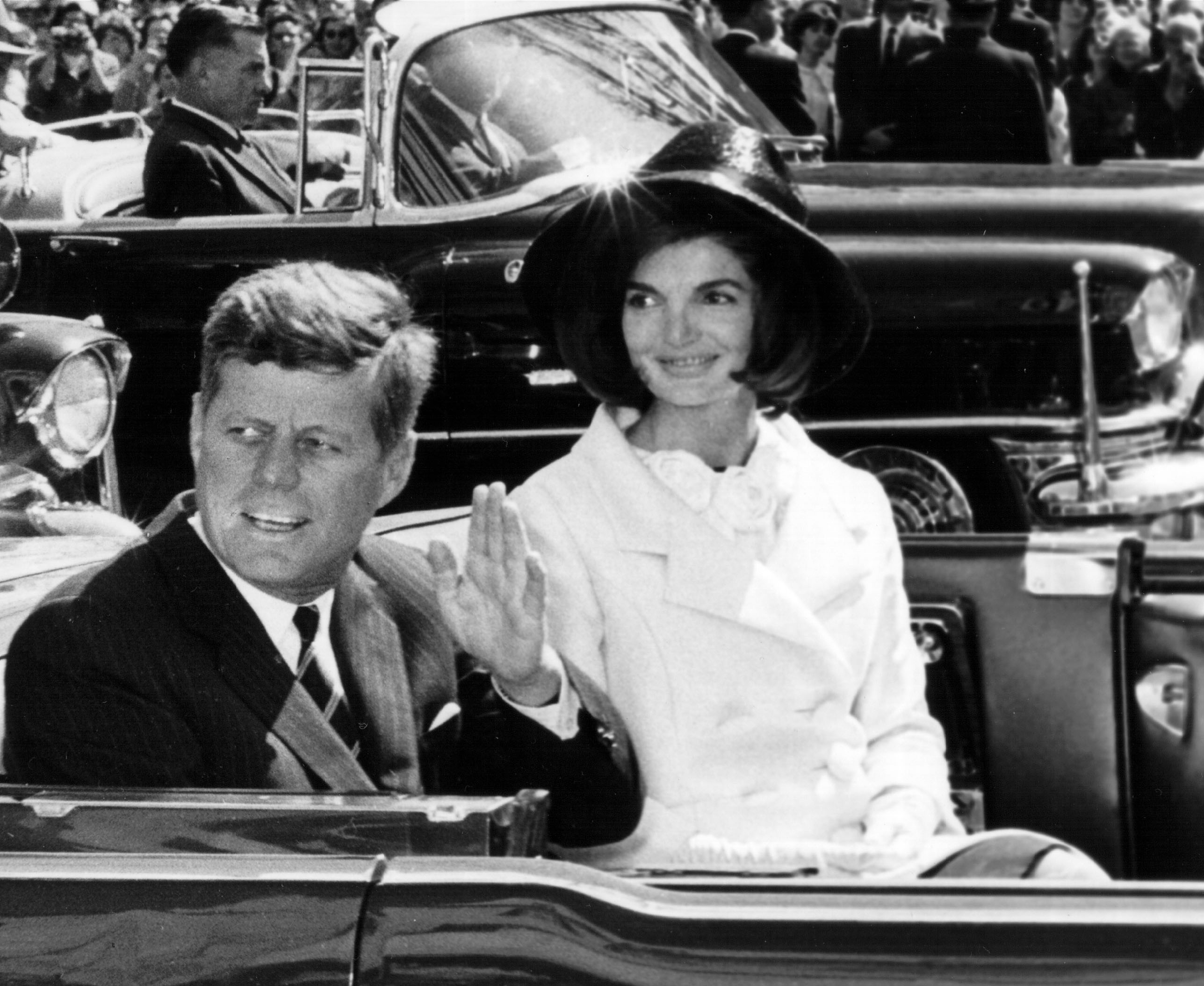 President JFK and Jackie Kennedy at a parade, 1963 | Photo: Getty Images 