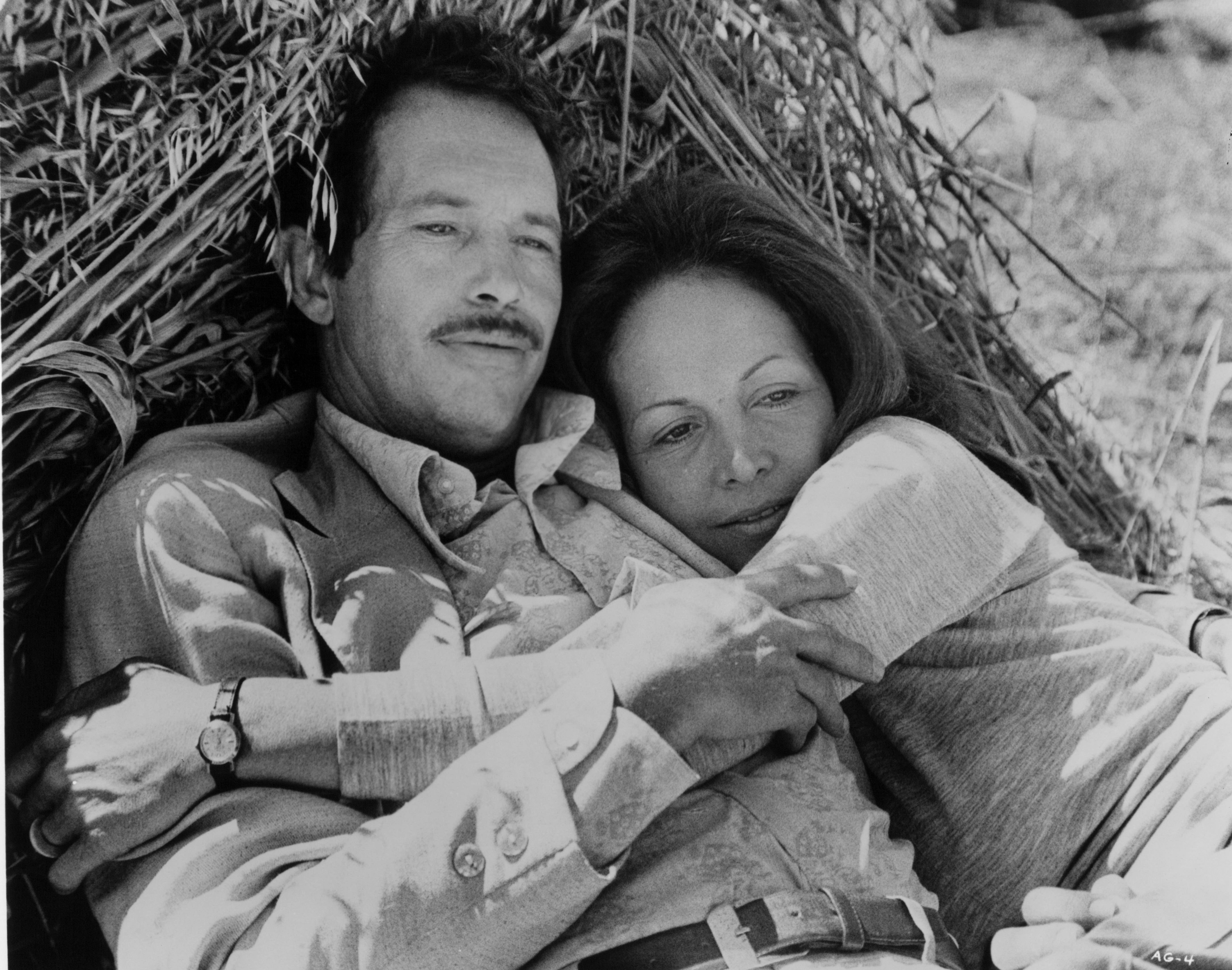 Isela Vega y Warren Oates en "Quiero La Cabeza De Alfredo García" en 1974. | Foto: Getty Images