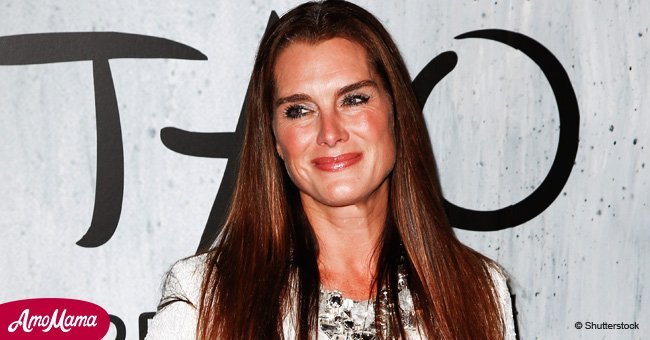 Brooke Shields shows off her never aging fit body in a tiny bikini amid a tropical paradise 