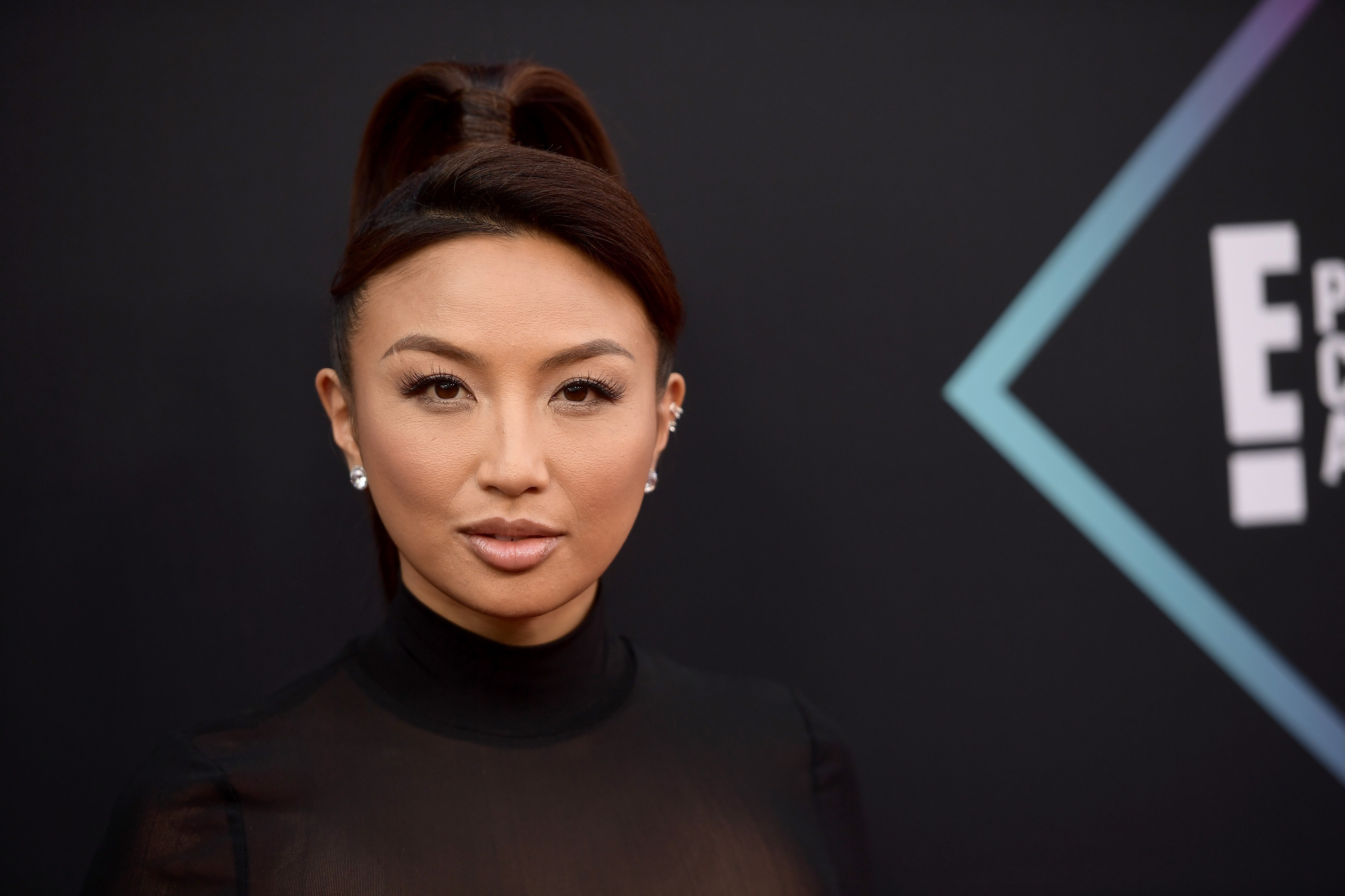 Jeannie Mai attends the People's Choice Awards 2018 at Barker Hangar on November 11, 2018 | Photo: GettyImages