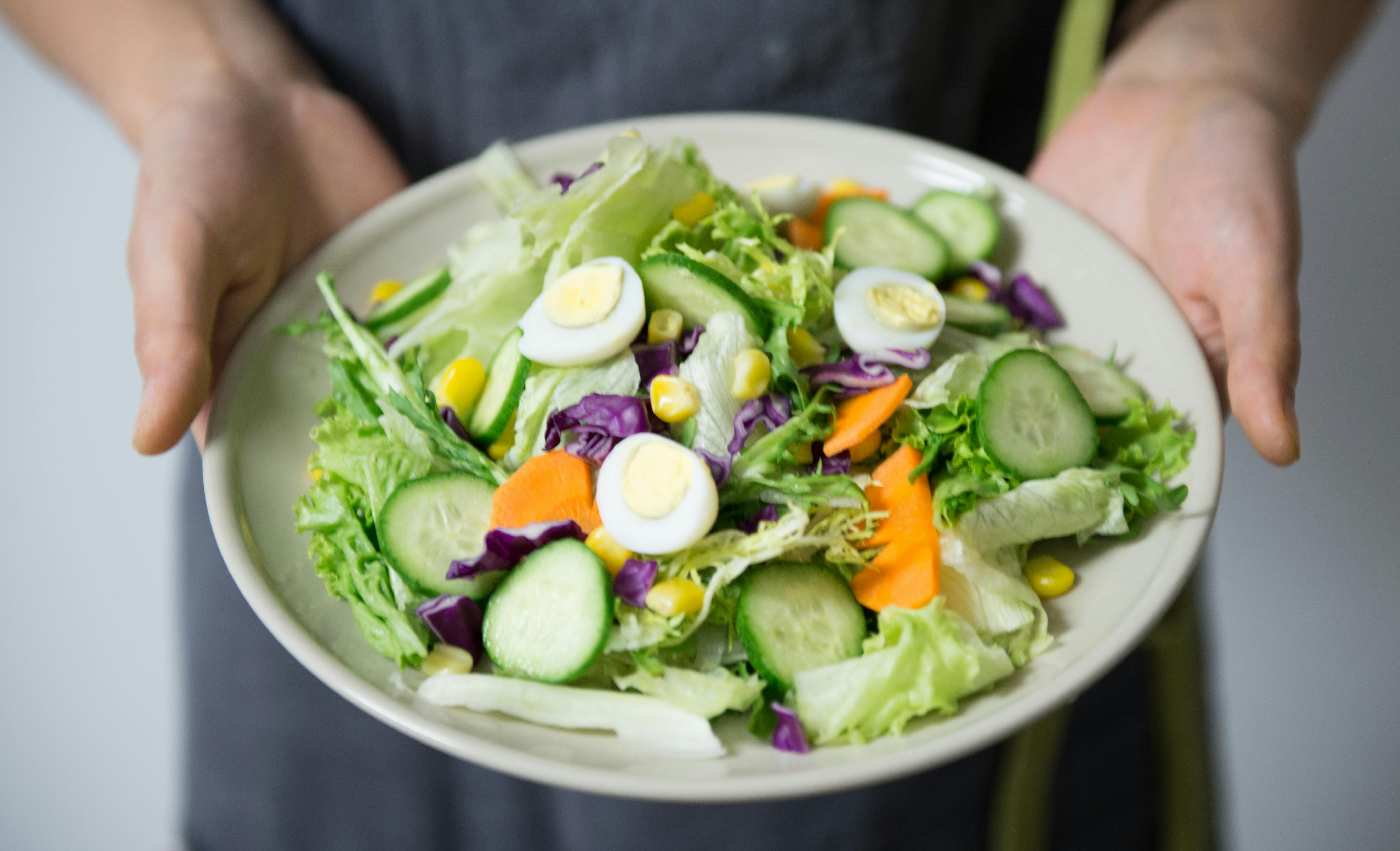 A plate with healthy greens | Source: Pexels