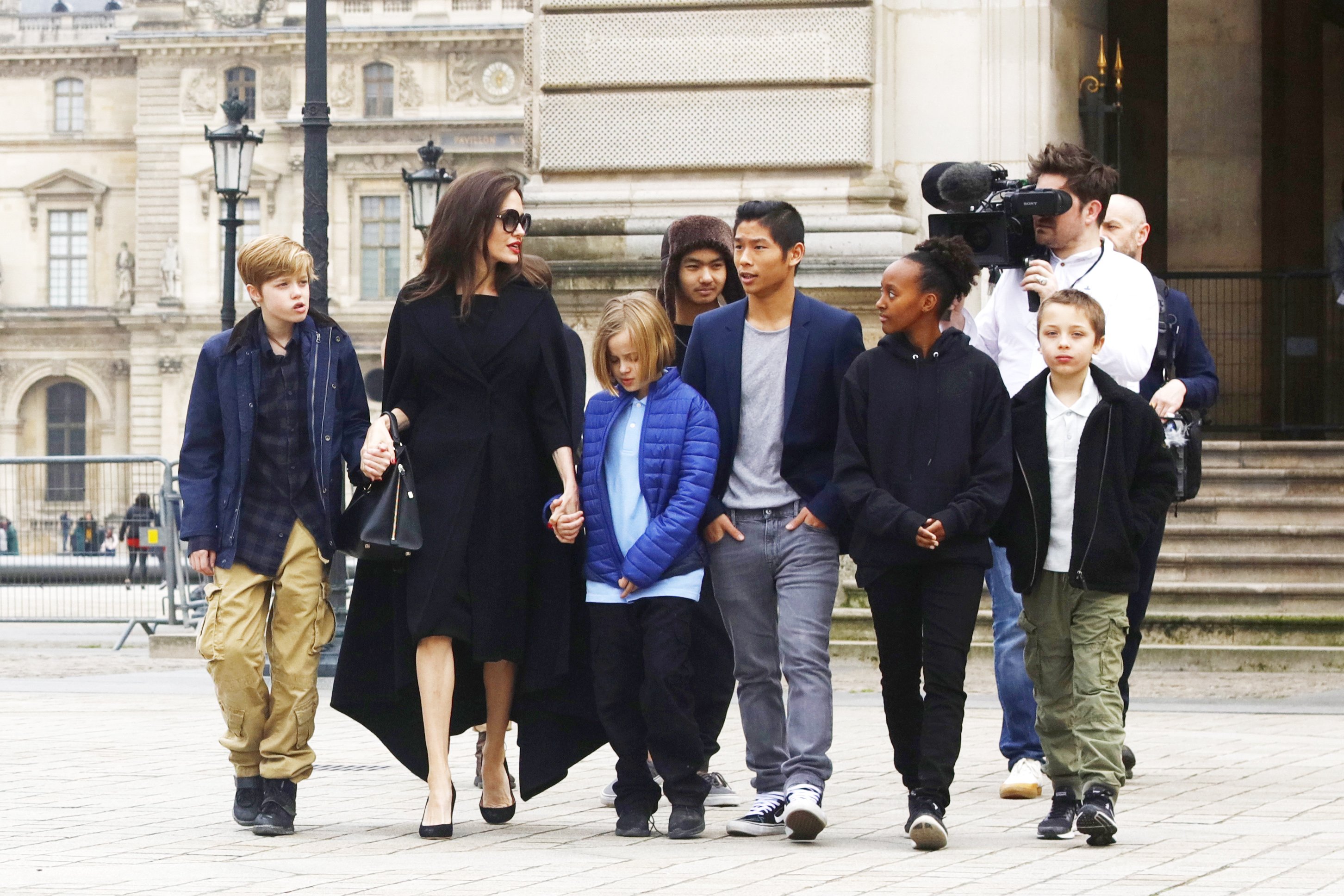 Angelina Jolie and her children Shiloh, Maddox, Vivienne Marcheline, Pax Thien, Zahara Marley, and Knox Leon Pitt Jolie at the Louvre in Paris, France, on January 30, 2017. | Source: Getty Images