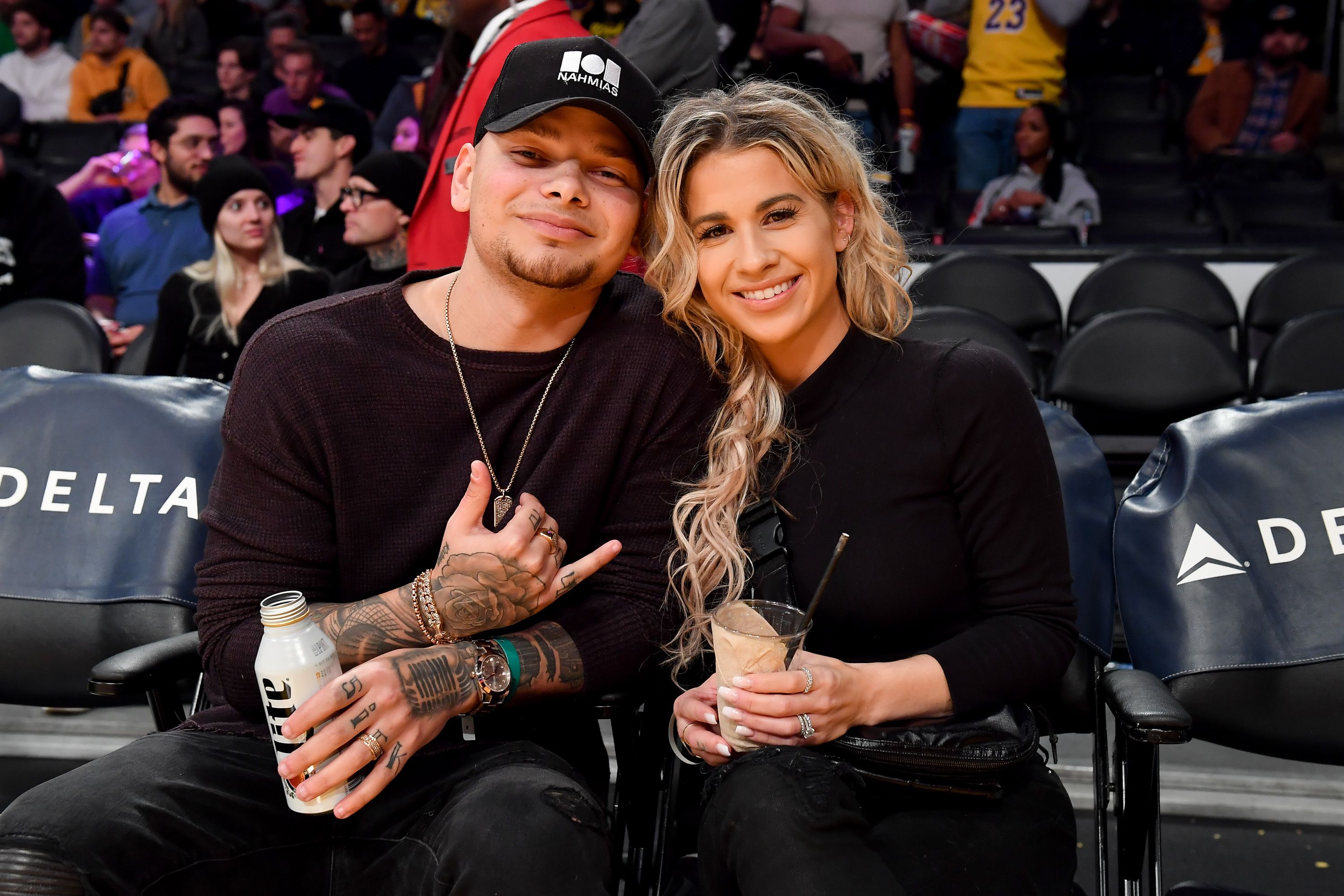 Kane Brown and Katelyn Jae at a basketball game between the Los Angeles Lakers and the New York Knicks in January 2020 in Los Angeles | Source: Getty Images