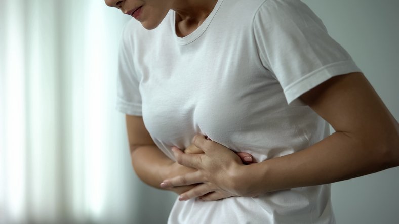 Margaret felt a sharp pain in her belly. | Photo: Getty Images