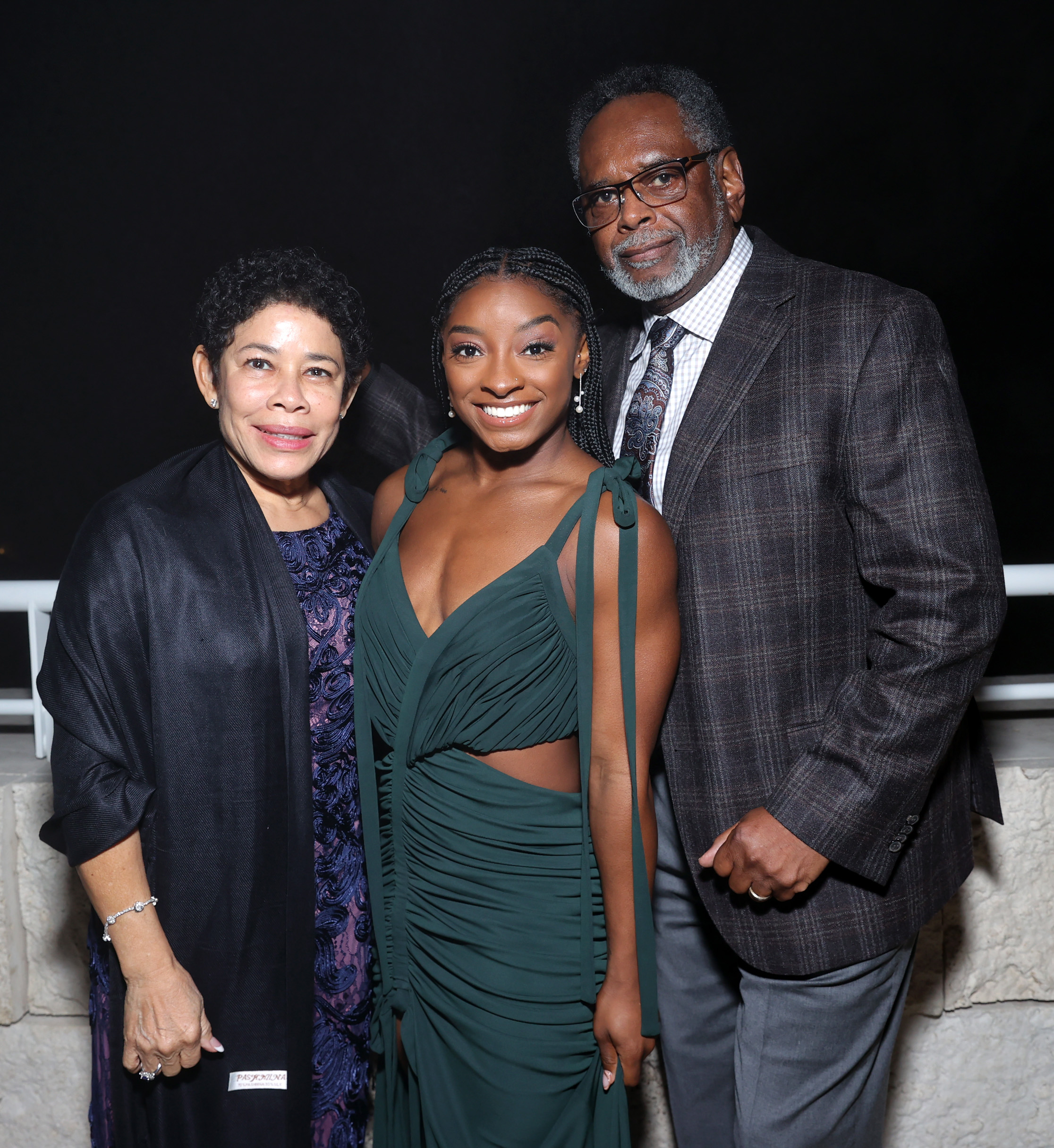 Nellie, Simone and Ronald Biles at the 2021 InStyle Awards in Los Angeles, California on November 15, 2021 | Source: Getty Images