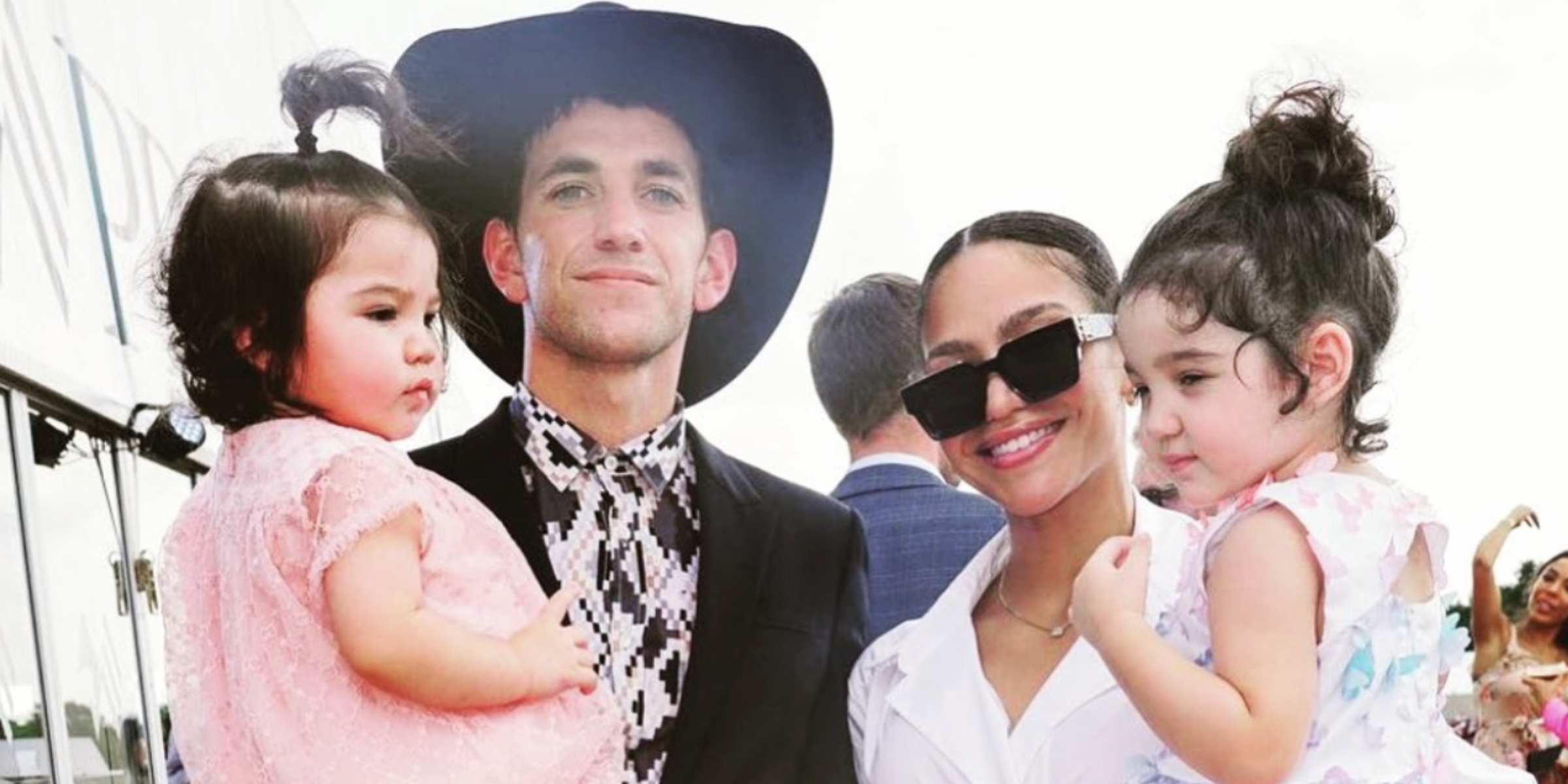 Alex Fine and Cassie with their children | Source: Instagram/alexfine44