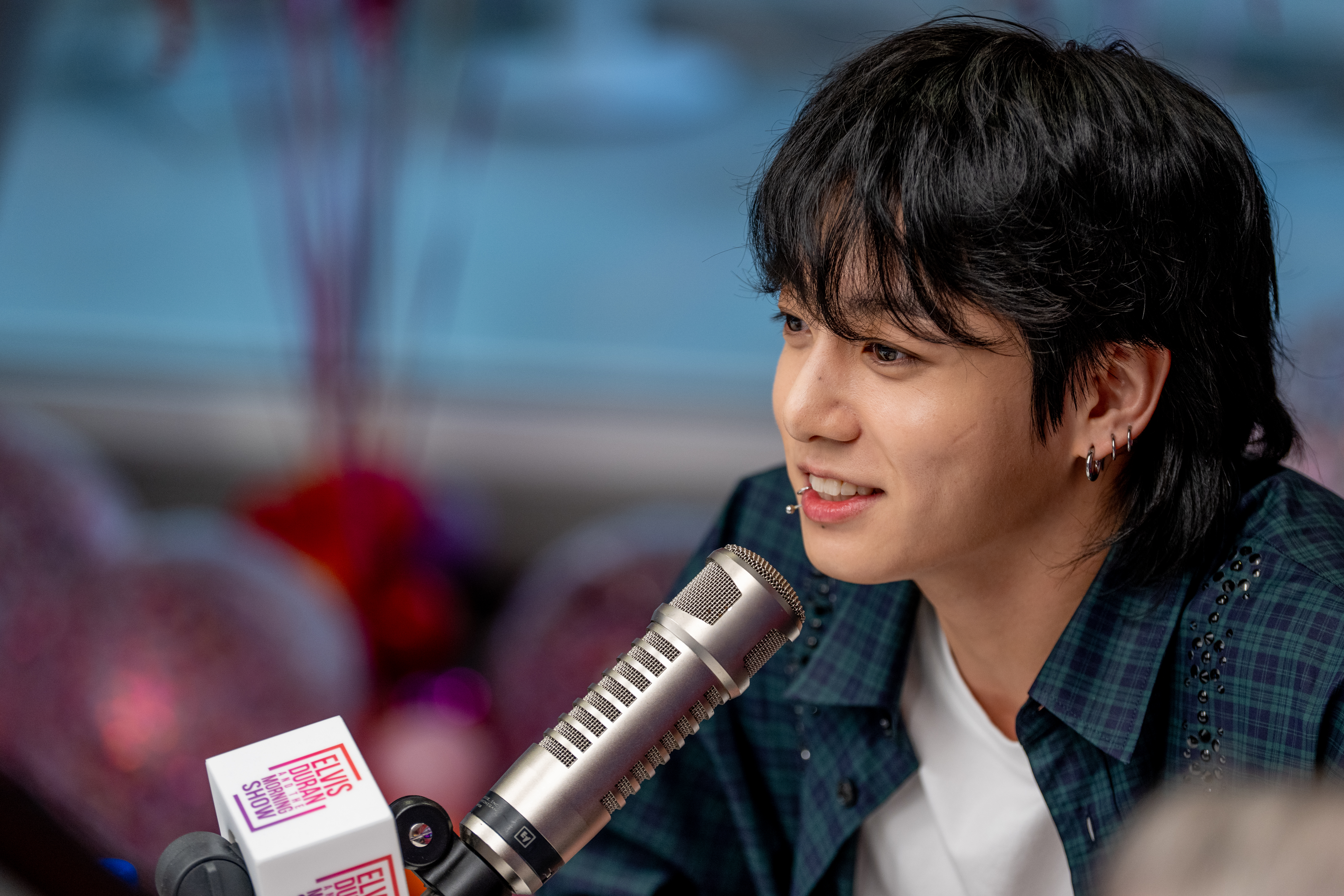 Jung Kook attending the "Elvis Duran And The Morning Show" on July 17, 2023 in New York. | Source: Getty Images
