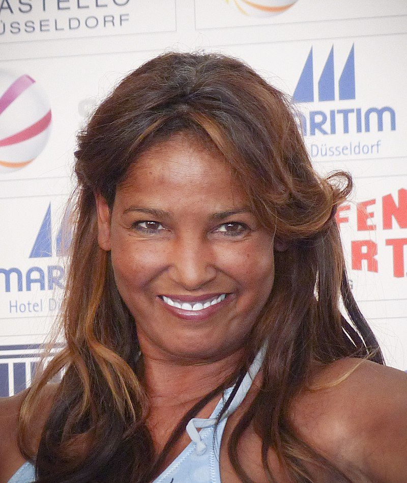 Nadja Abd el Farrag beim offiziellen Wiegen fürs Promiboxen 2013 | Quelle: Wikimedia Commons Nadja Abd el Farrag beim offiziellen Wiegen fürs Promiboxen 2013 | Quelle: Wikimedia Commons
