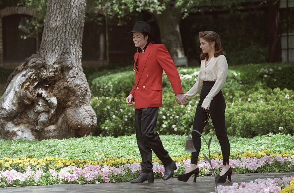 Michael Jackson and Lisa Marie Presley in Neverland | Photo: Getty Images