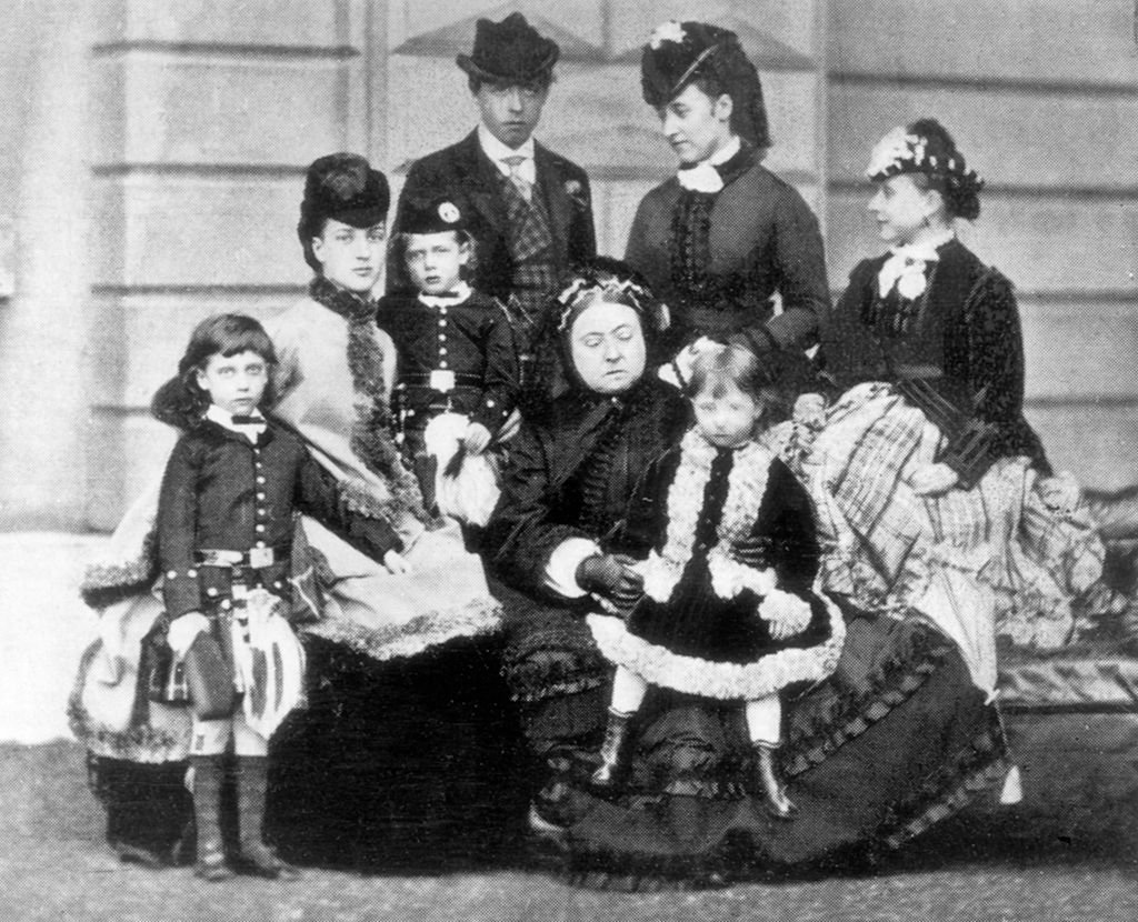 Retrato de la reina Victoria junto a parte de su familia. | Foto: Getty Images