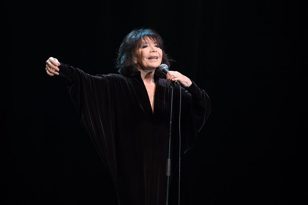 Juliette Greco en concert en 2015, France | Photo : Getty Images Juliette Greco en concert en 2015, France | Photo : Getty Images