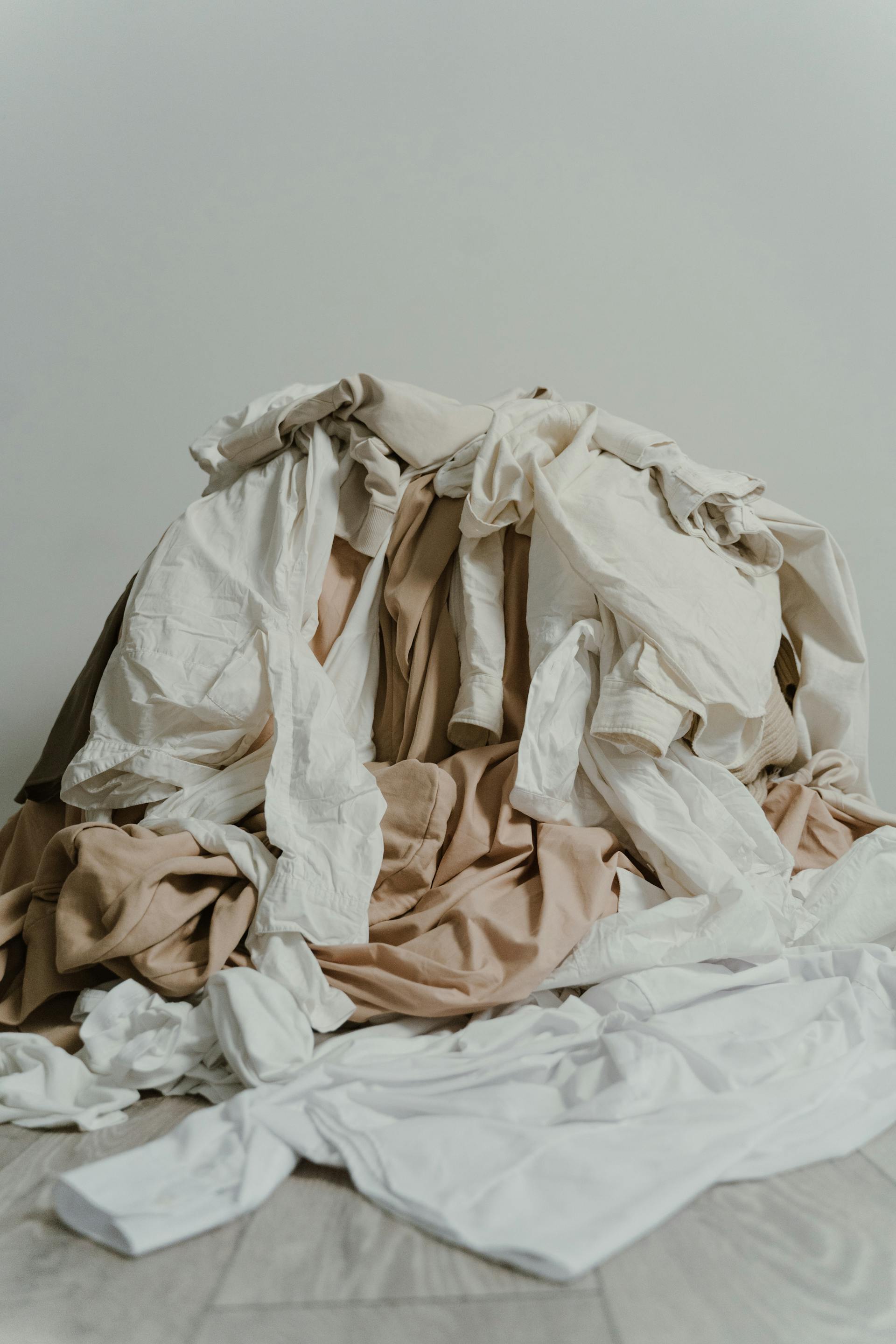 A pile of clothes | Source: Pexels