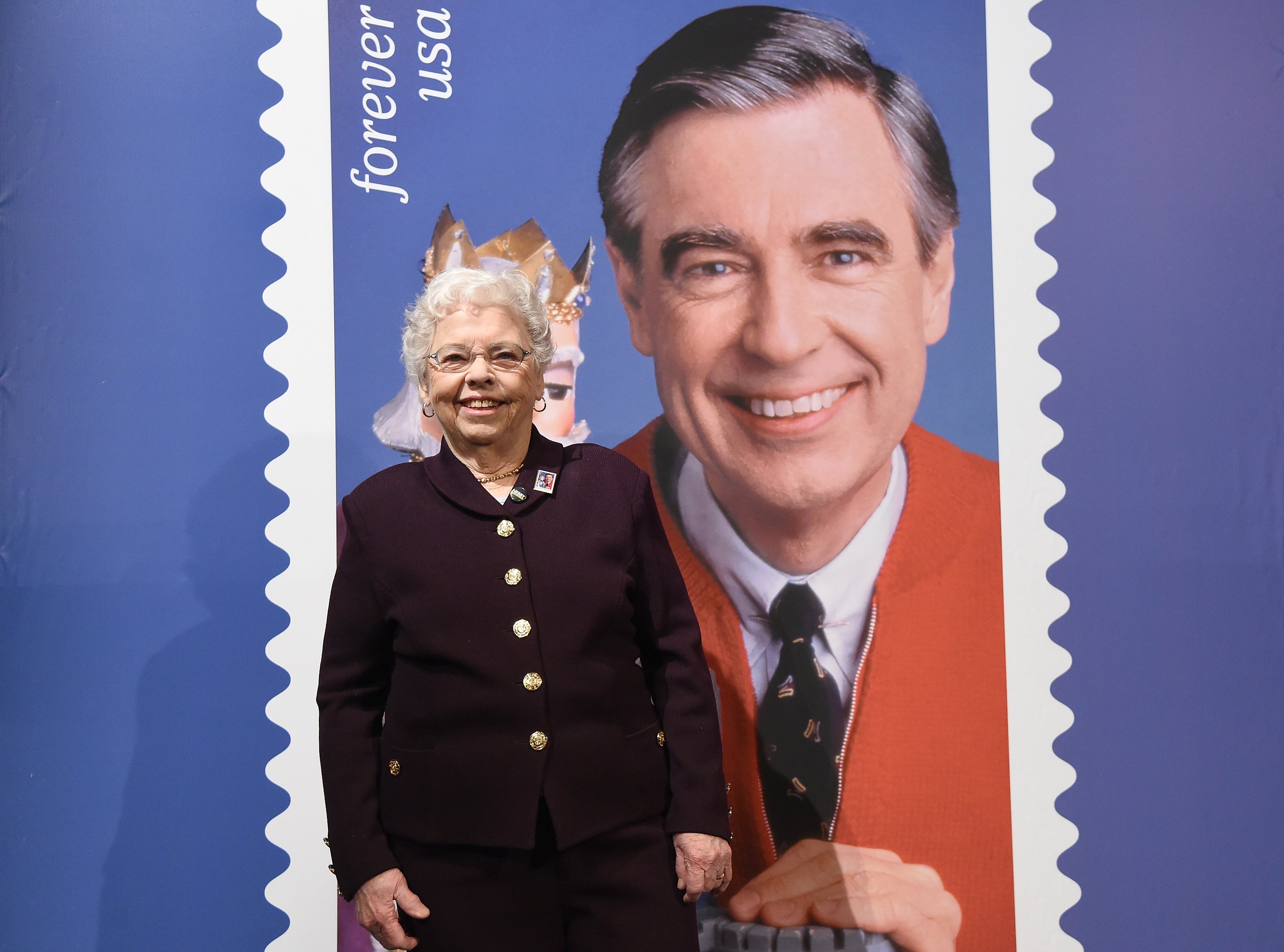 Joanne Rogers in attendance with the U.S. Postal Service honored Fred Rogers in Pittsburgh, Mary, 2018. | Photo: Getty Images.