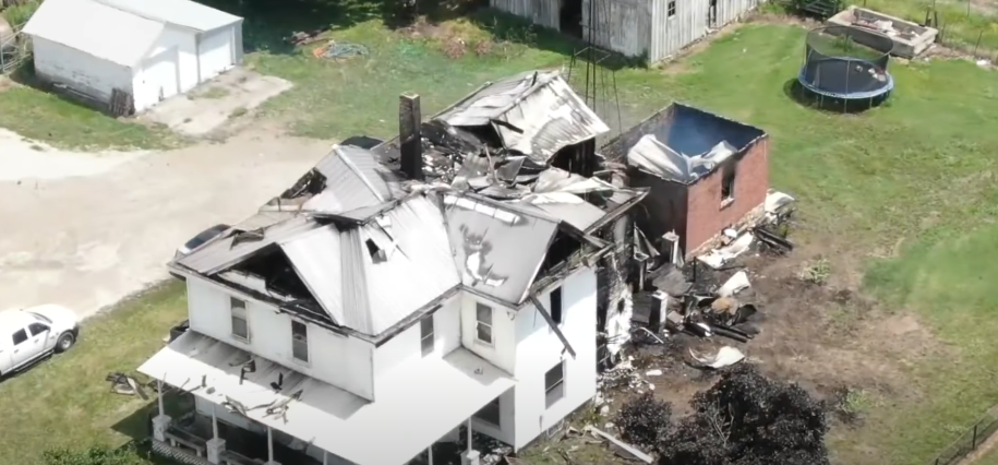 The Brown's farmhouse where Jerilynn Brown died, from a news report dated July 4, 2025 | Source: Youtube/FOX4 News Kansas City