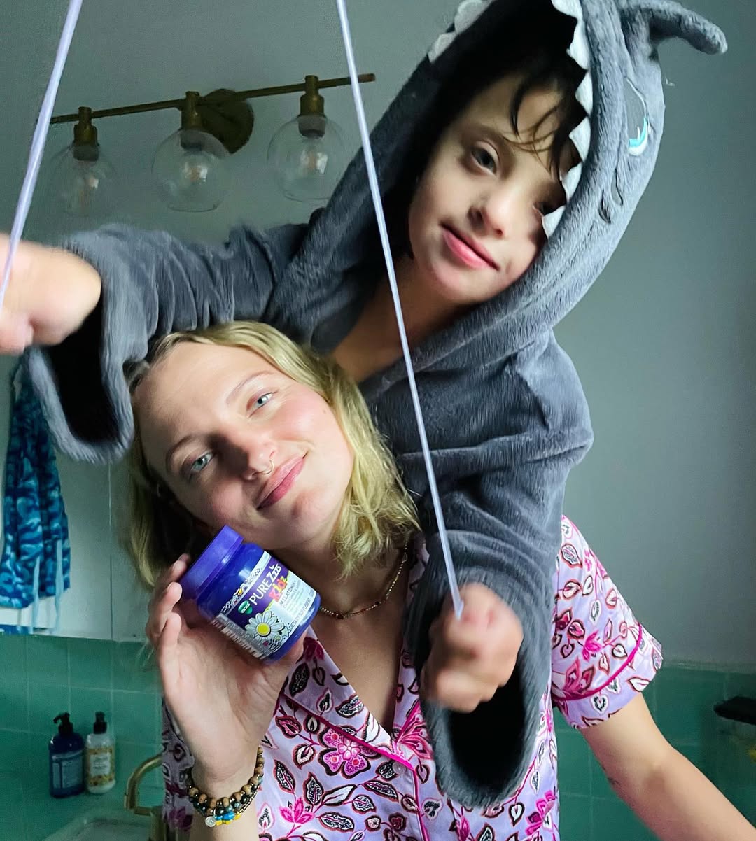 Amanda Booth and her son from a post dated September 8, 2023. | Source: Instagram/amanda_booth