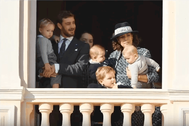 source: Youtube / Royal Fashion Channel source: Youtube / Royal Fashion Channel