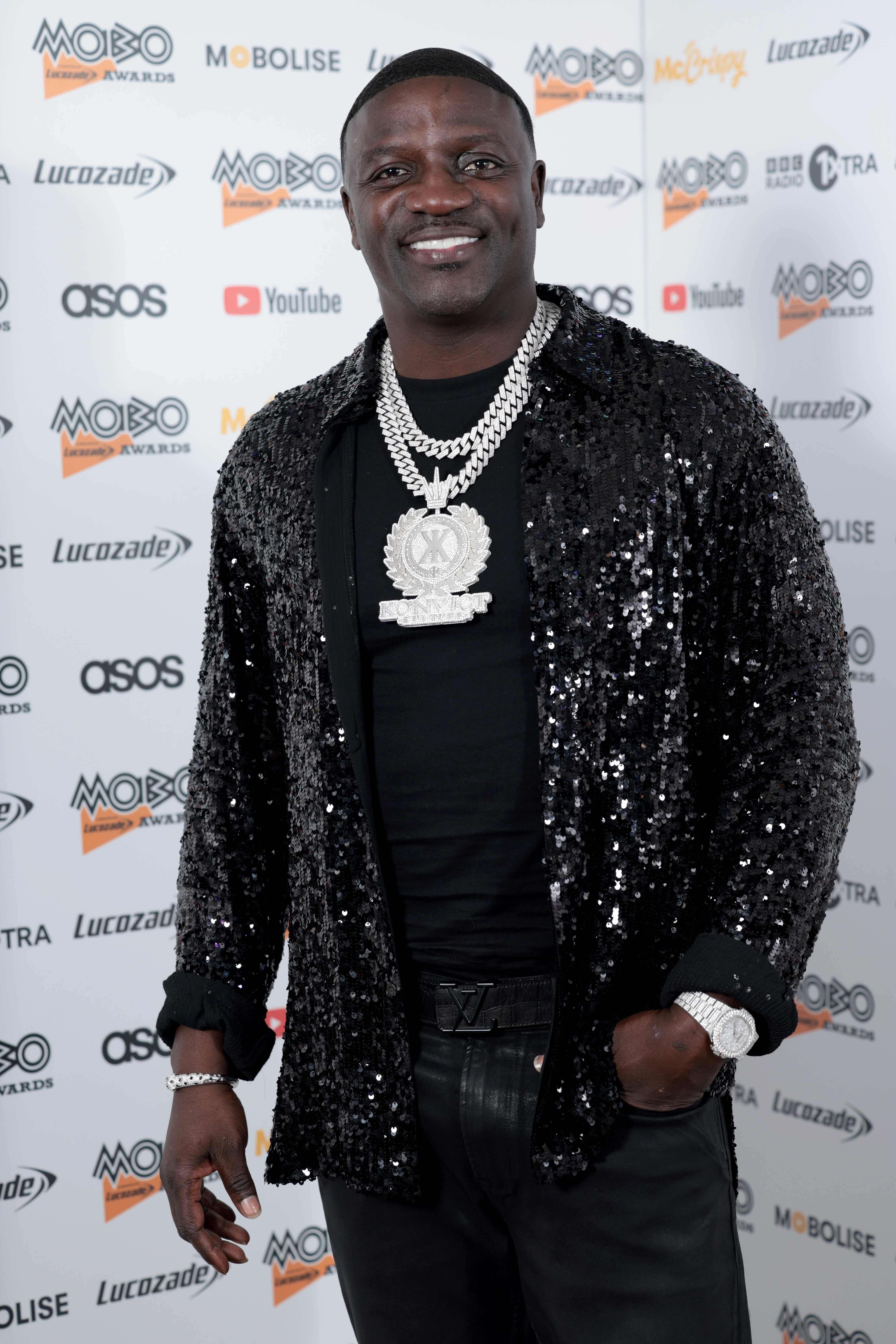 Akon poses in the Winners Room at the MOBO Awards on November 30, 2022, in London, England | Source: Getty Images