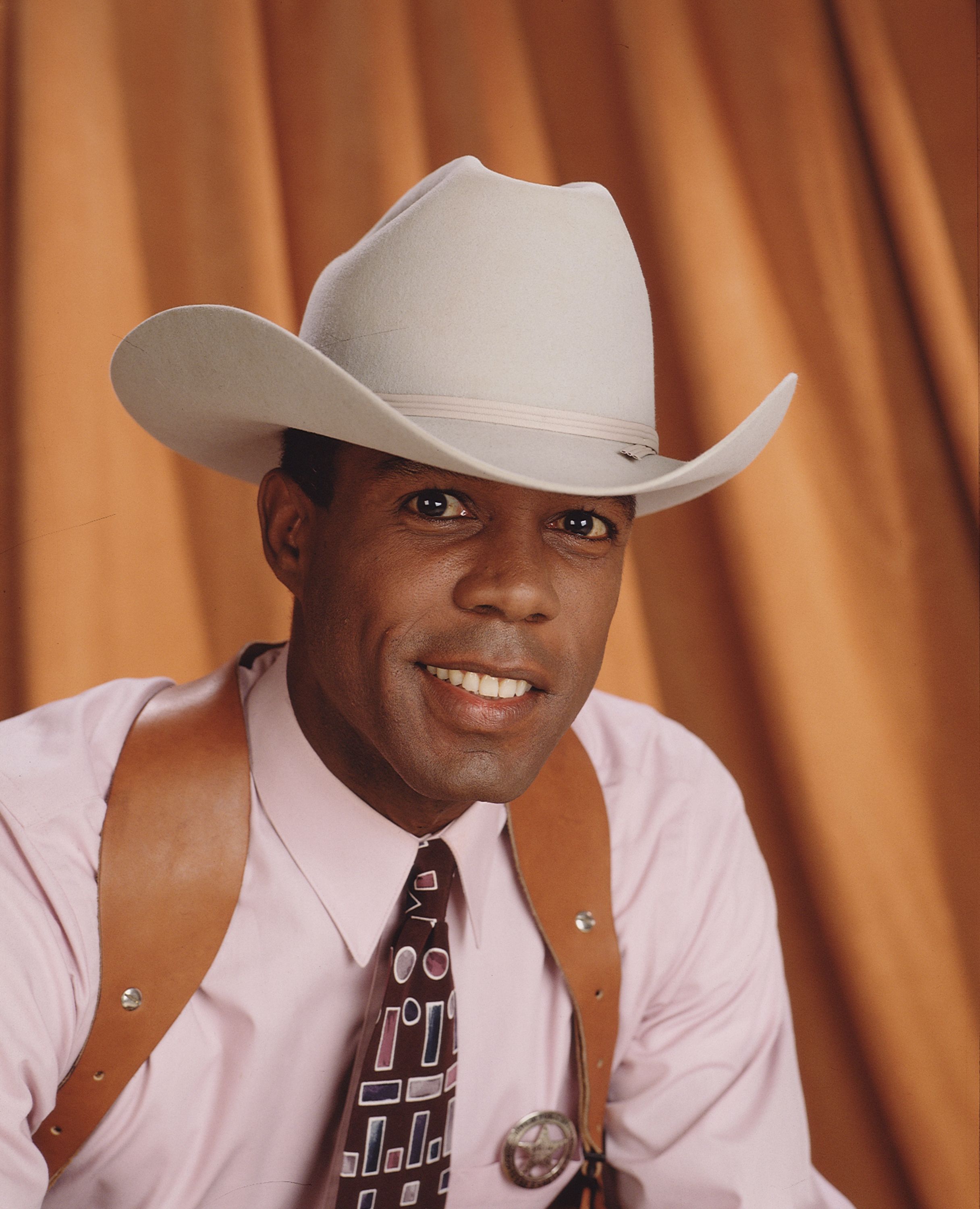 Walker, Texas Ranger, bir CBS televizyonu westerni.  Clarence Gilyard Jr. (James Trivette olarak).  1 Ocak 1995 |  Kaynak: Getty Images 
