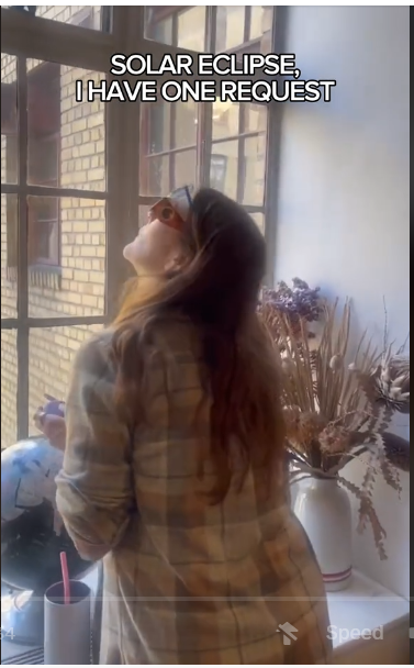 Drew Barrymore viewing the solar eclipse from her living room, from a TikTok post dated April 8, 2024 | Source: Tiktok/@drewbarrymore