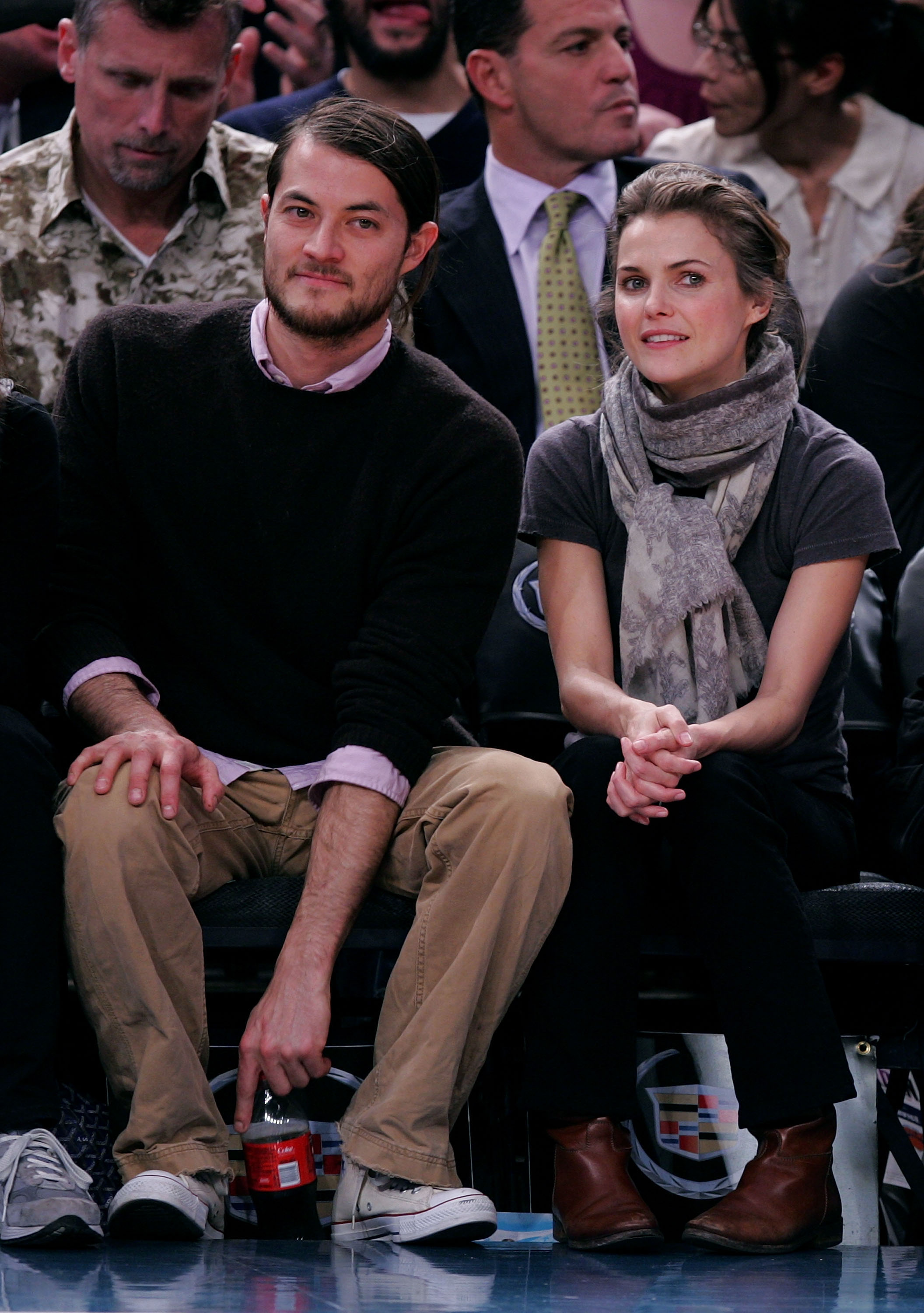 Keri Russell and Shane Dreary attend Dallas Mavericks vs New York Knicks game at Madison Square Garden on December 10, 2007, in New York City, New York. | Source: Getty Images