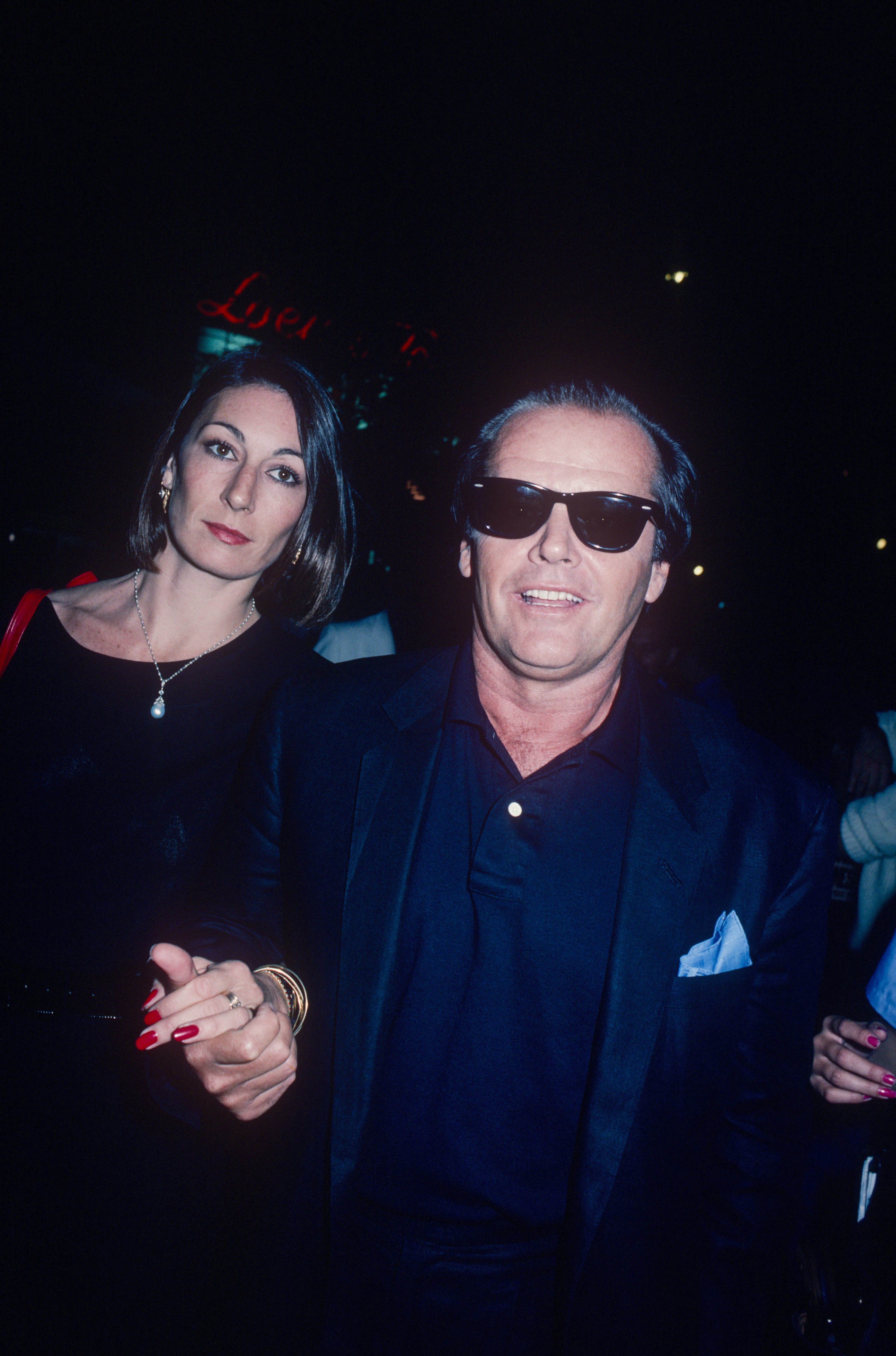 Jack Nicholson with Anjelica Huston, circa 1970 in New York | Source: Getty Images