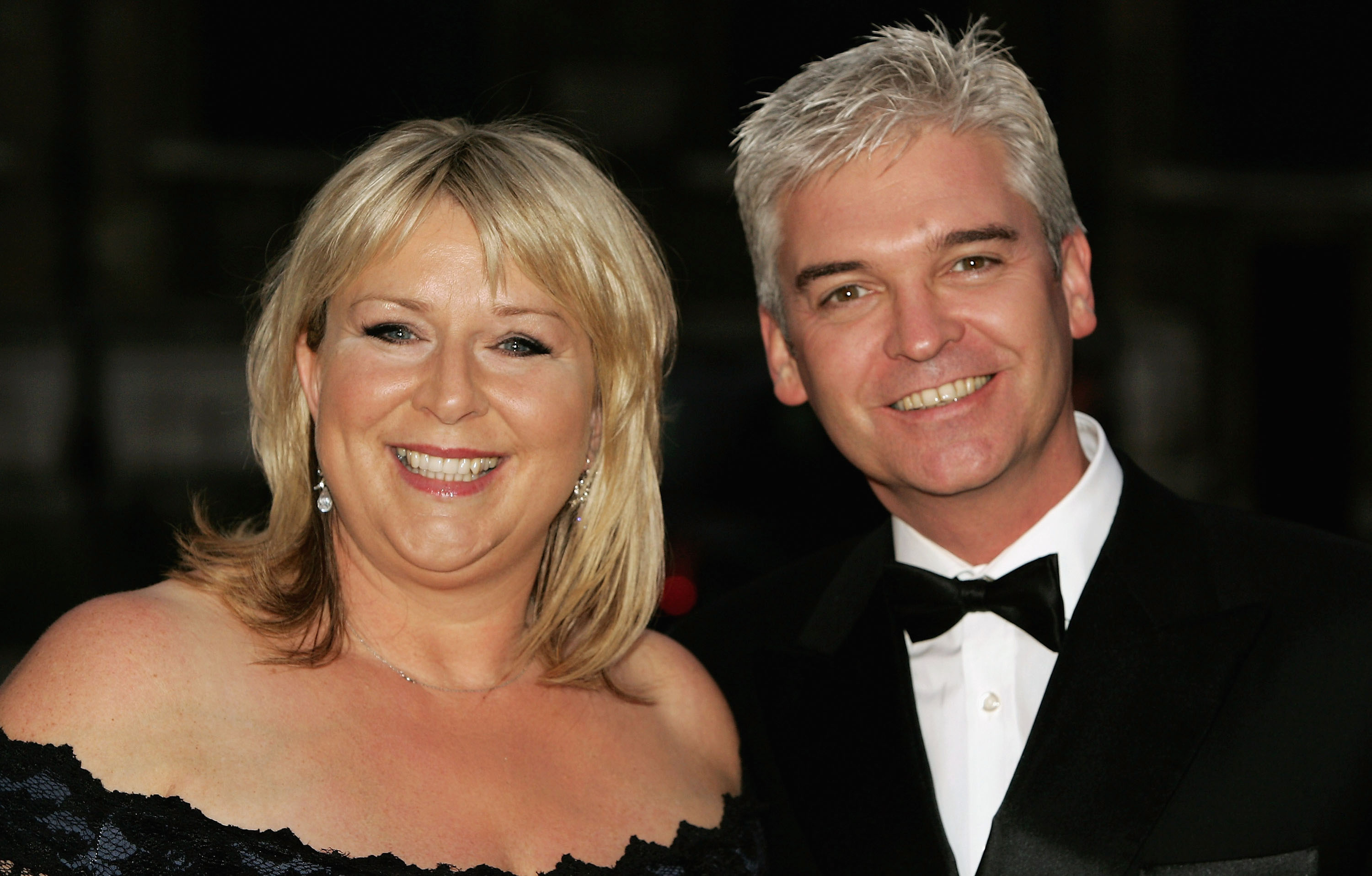 Fern Britton and Phillip Schofield at ITV's 50th Anniversary Royal Reception on 13 October 2005 in London, England. | Source: Getty Images