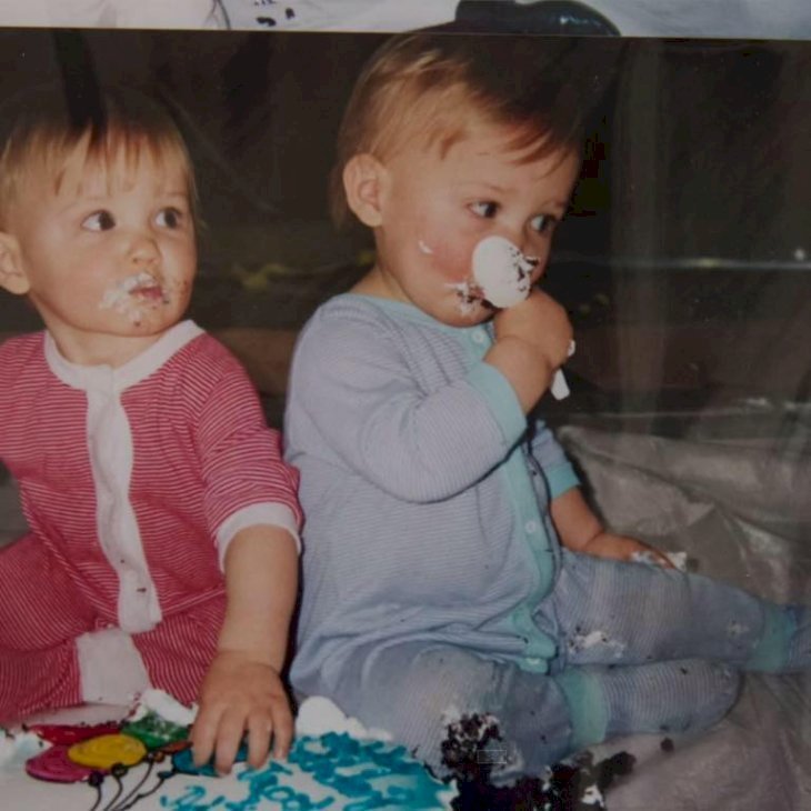 L Adorable Bebe De Bebe Part En Vadrouille Est Aujourd Hui Age De 26 Ans Et Il Est Impossible De Le Reconnaitre L Adorable Bebe De Bebe Part En Vadrouille Est Aujourd Hui Age De 26 Ans Et Il Est Impossible De Le Reconnaitre