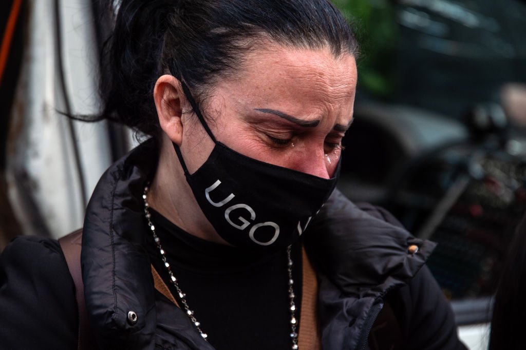 Une maman qui pleure la mort de son fils. I photo : Getty images