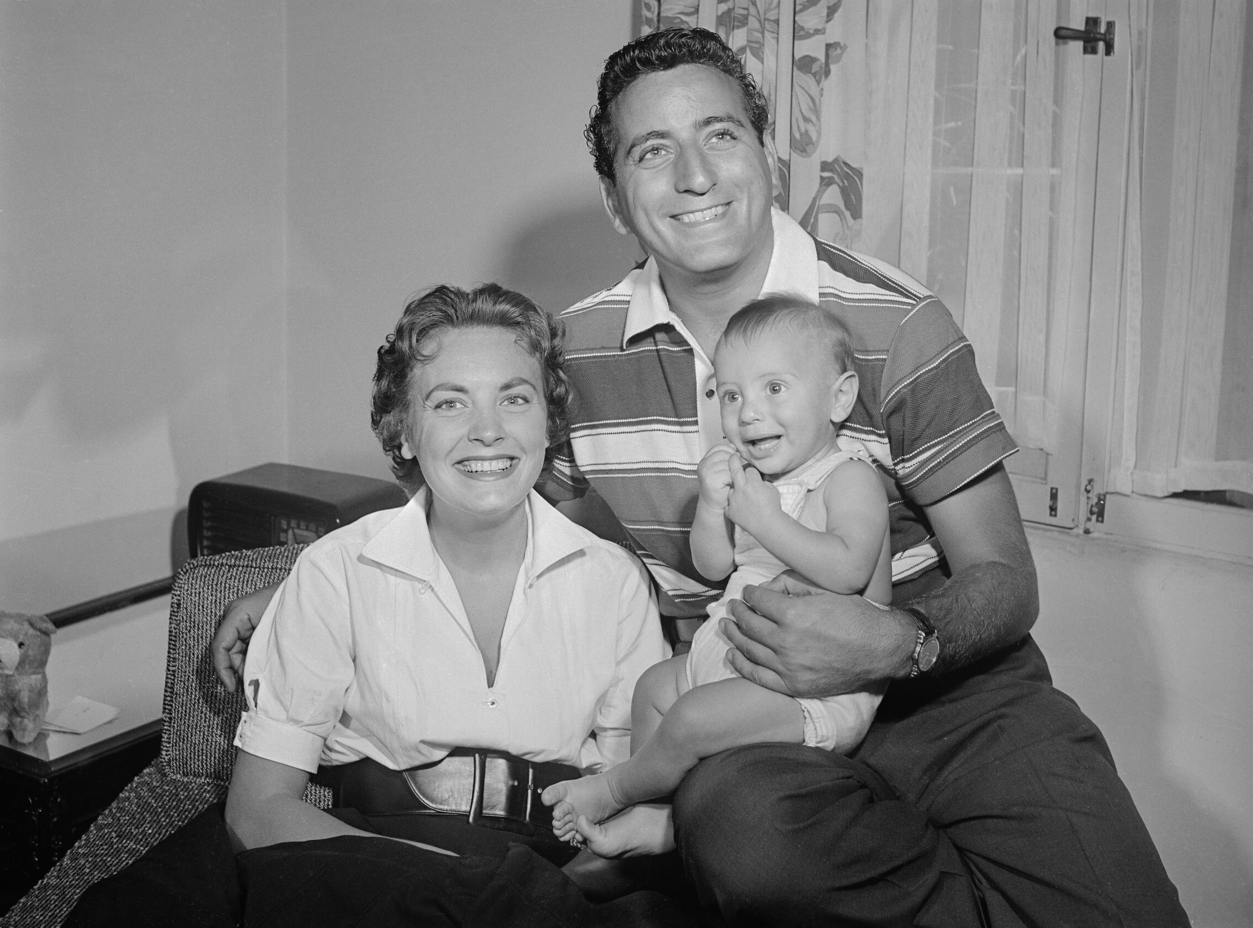 Tony Bennett, Danny Bennett, and Patricia Ann Beech on September 16, 1954 | Source: Getty Images | Source: Getty Images