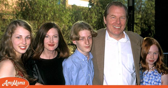 Annette O'Toole, Michael McKean and children during Premiere of "Small Soldiers" at Universal Ampitheater in Los Angeles, California, United States |Source: Getty Images