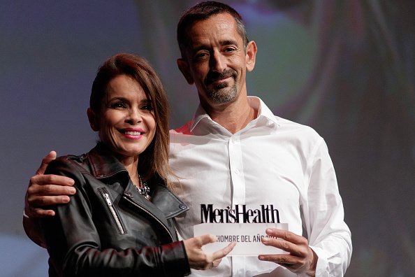 El doctor Pedro Cavadas y Carme Chaparro asisten a la gala de los Premios Men's Health 2017 en el teatro Goya el 20 de noviembre de 2017 en Madrid, España. | Fuente: Getty Images El doctor Pedro Cavadas y Carme Chaparro asisten a la gala de los Premios Men's Health 2017 en el teatro Goya el 20 de noviembre de 2017 en Madrid, España. | Fuente: Getty Images