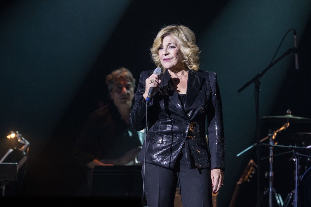 Nicoletta se produit au Bataclan le 22 novembre 2013 à Paris, en France. | Photo : Getty Images