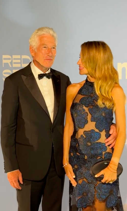 Richard Gere and Alejandra Silva posing for pictures at the amfAR Gala, posted on September 1, 2024 | Source: TikTok/@galafr